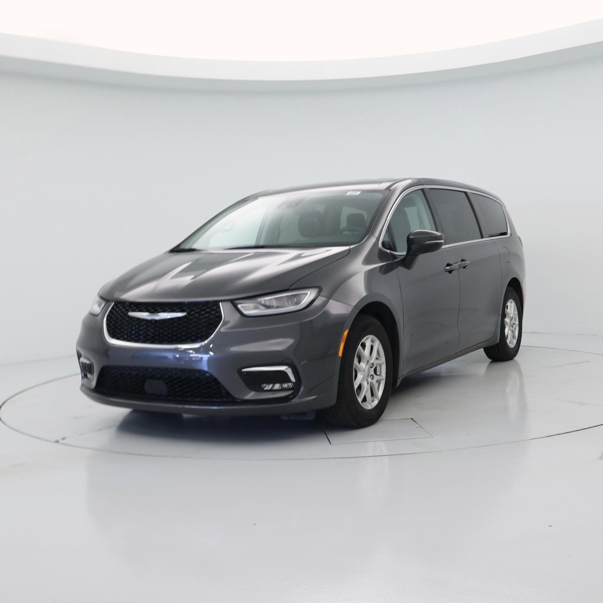 Thumbnail: 2023 Chrysler Pacifica - 4