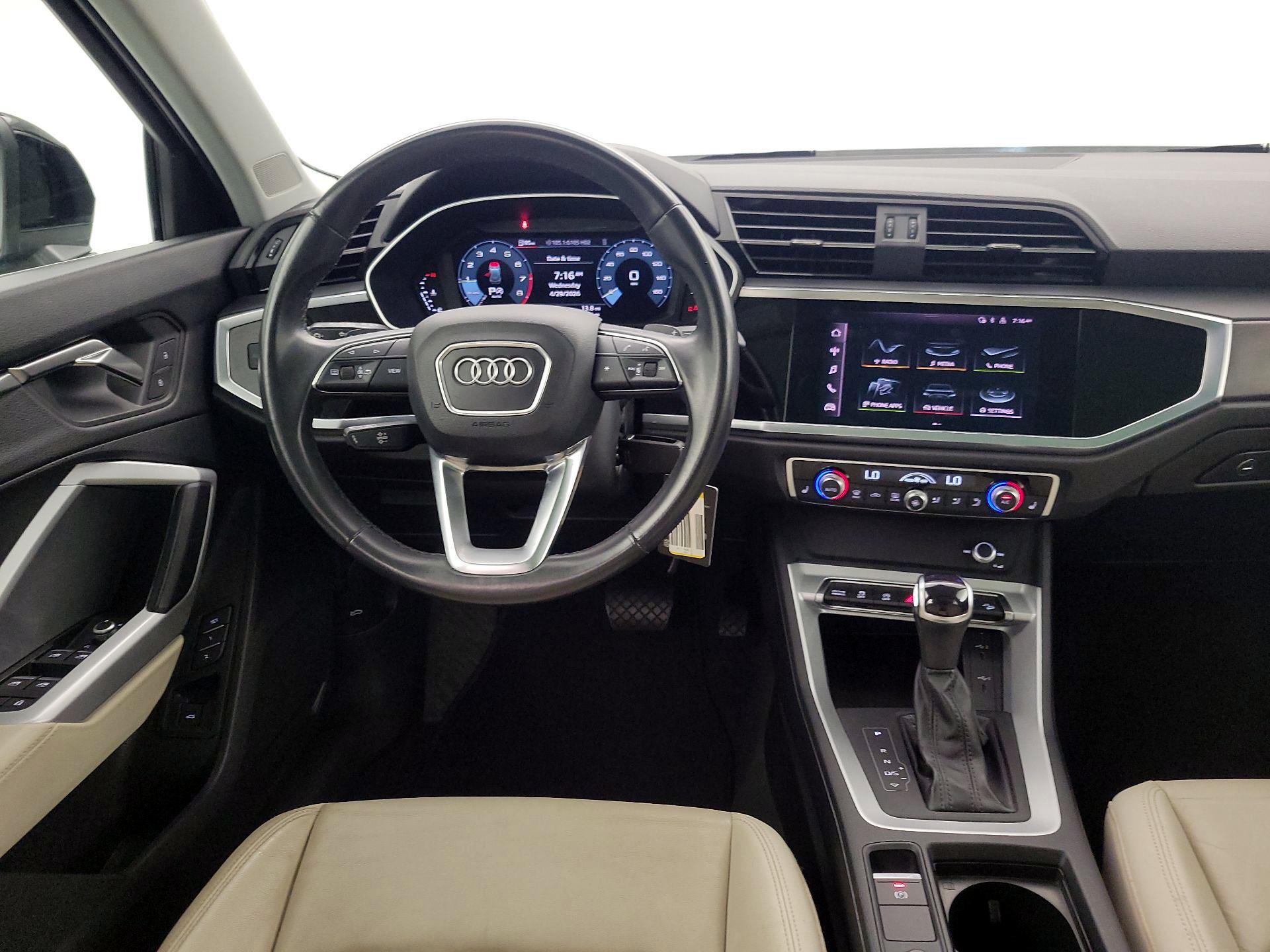 Thumbnail: 2022 Audi Q3 - 10