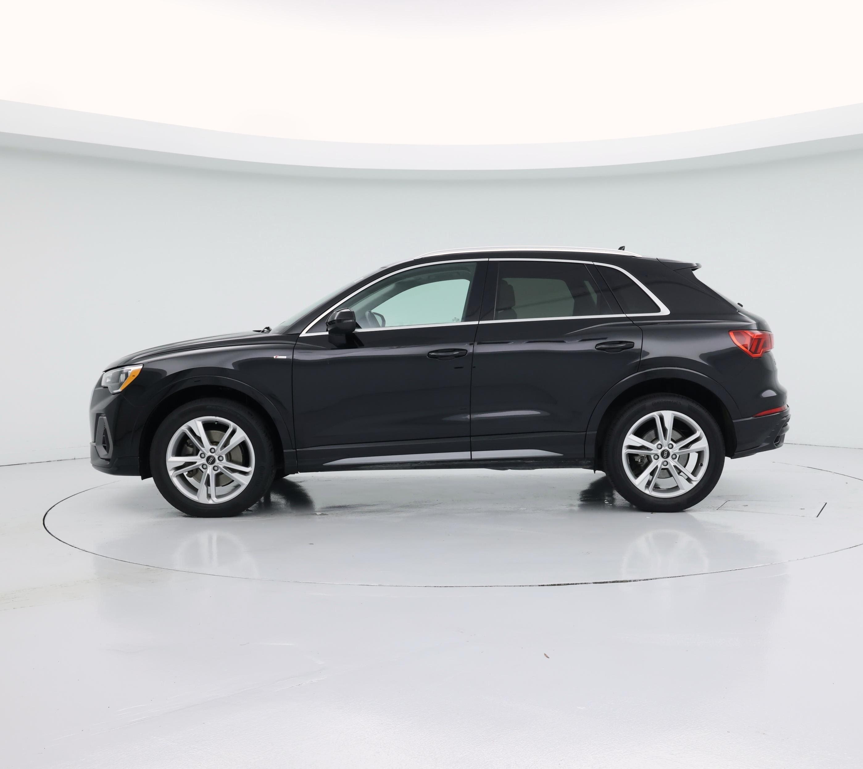 Thumbnail: 2022 Audi Q3 - 3