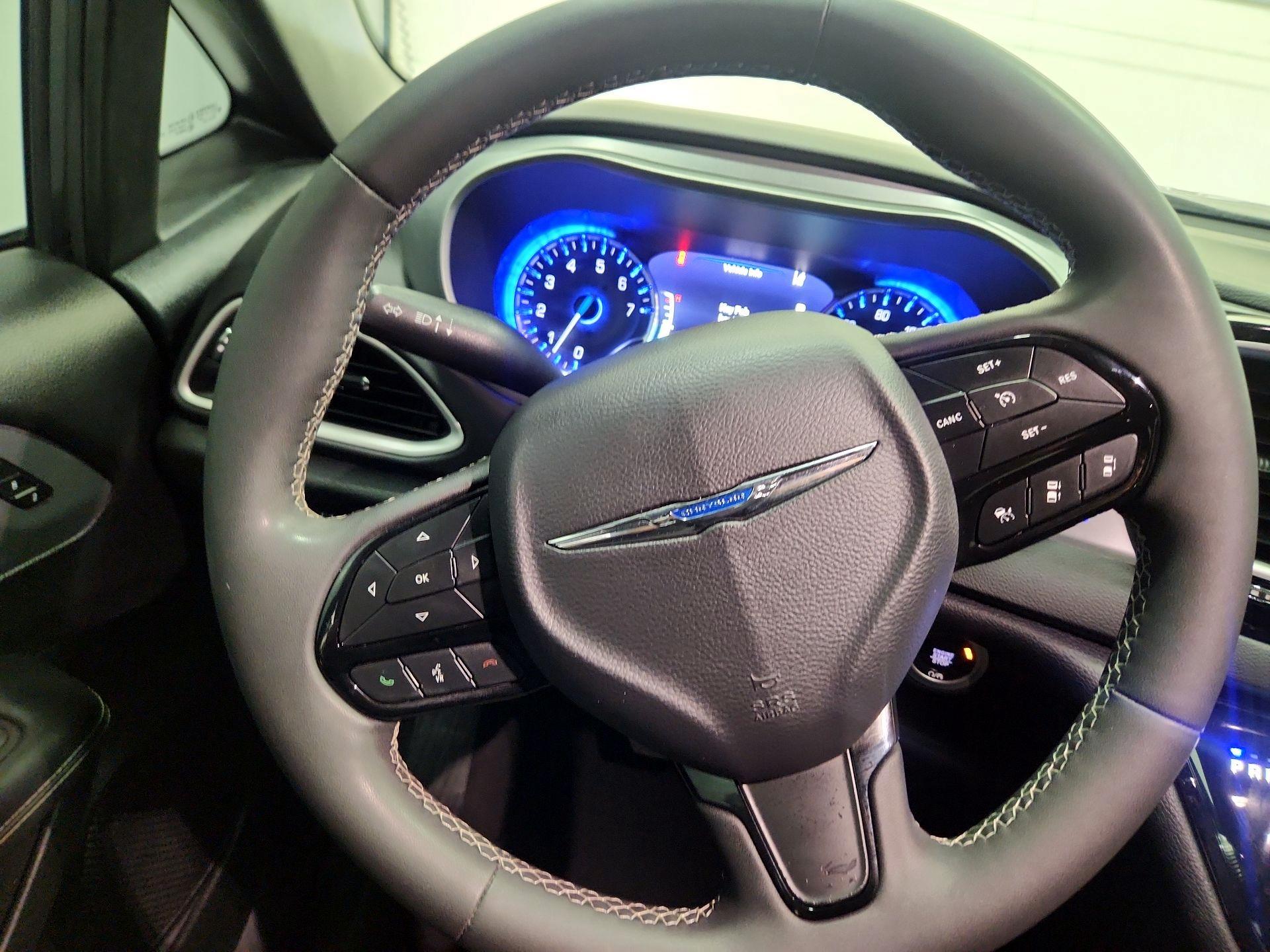 Thumbnail: 2023 Chrysler Pacifica - 10