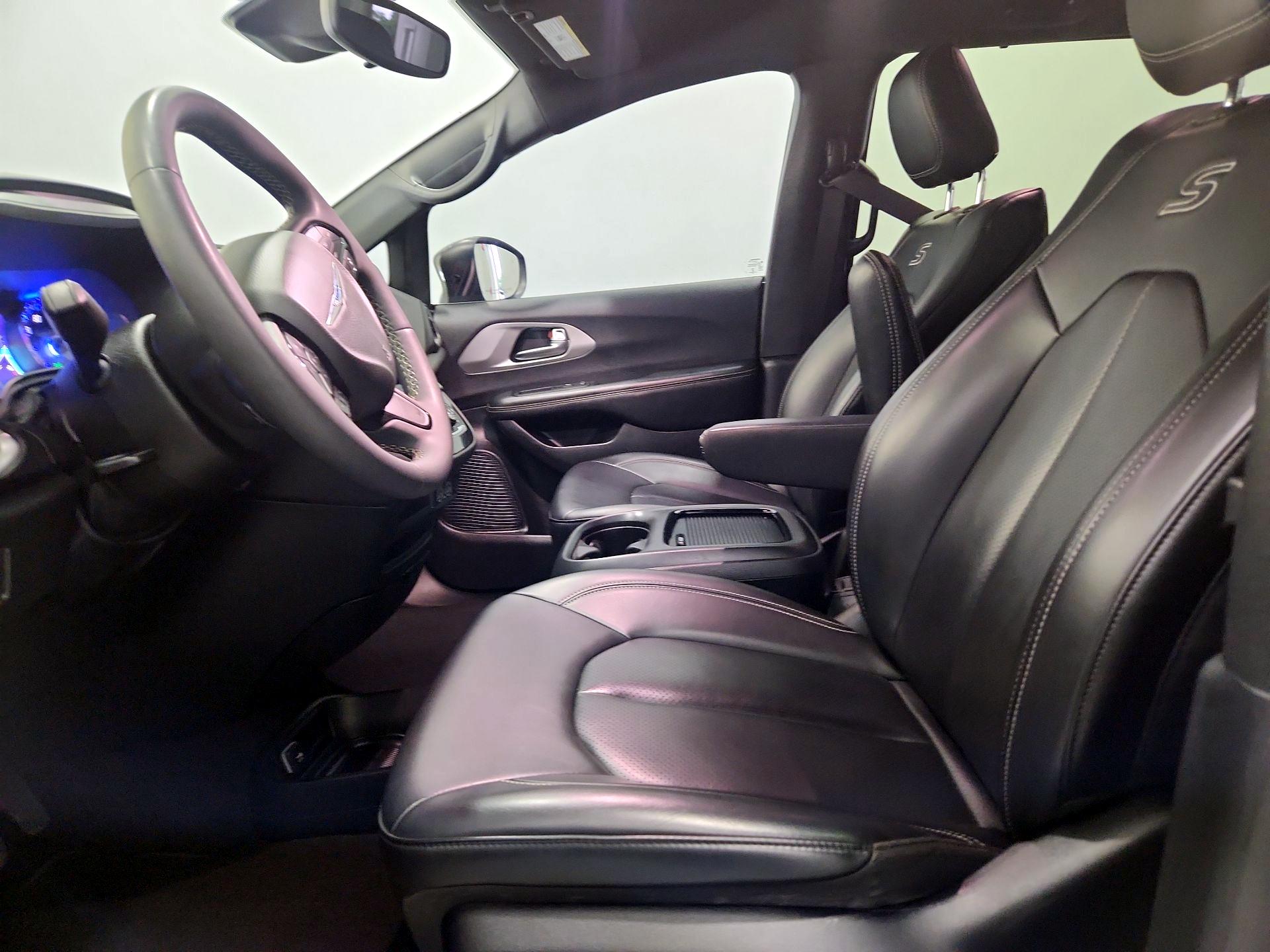 Thumbnail: 2023 Chrysler Pacifica - 11