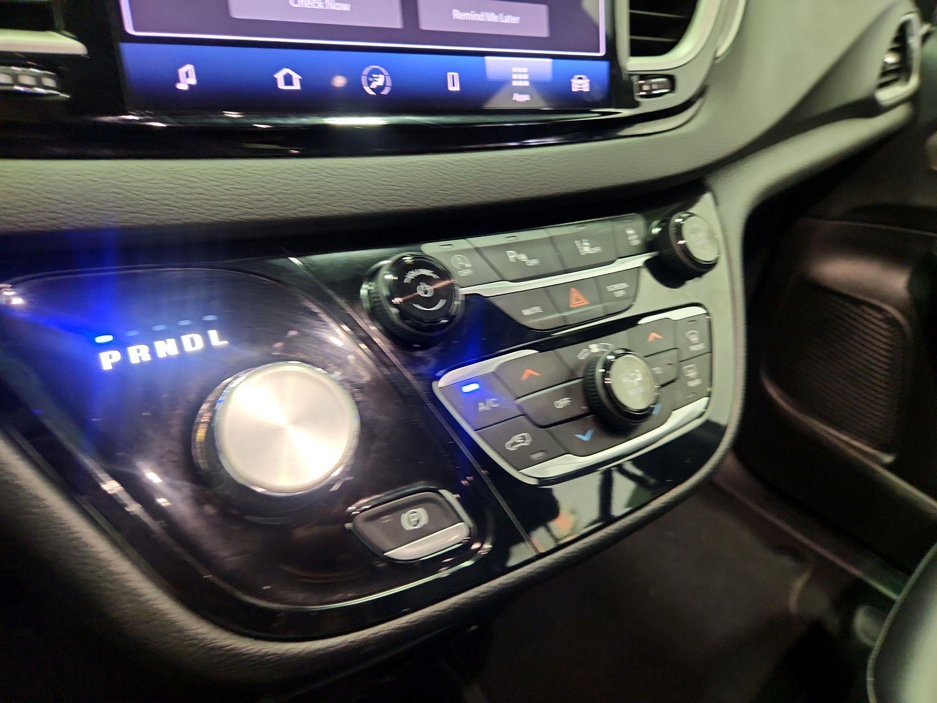 Thumbnail: 2023 Chrysler Pacifica - 16