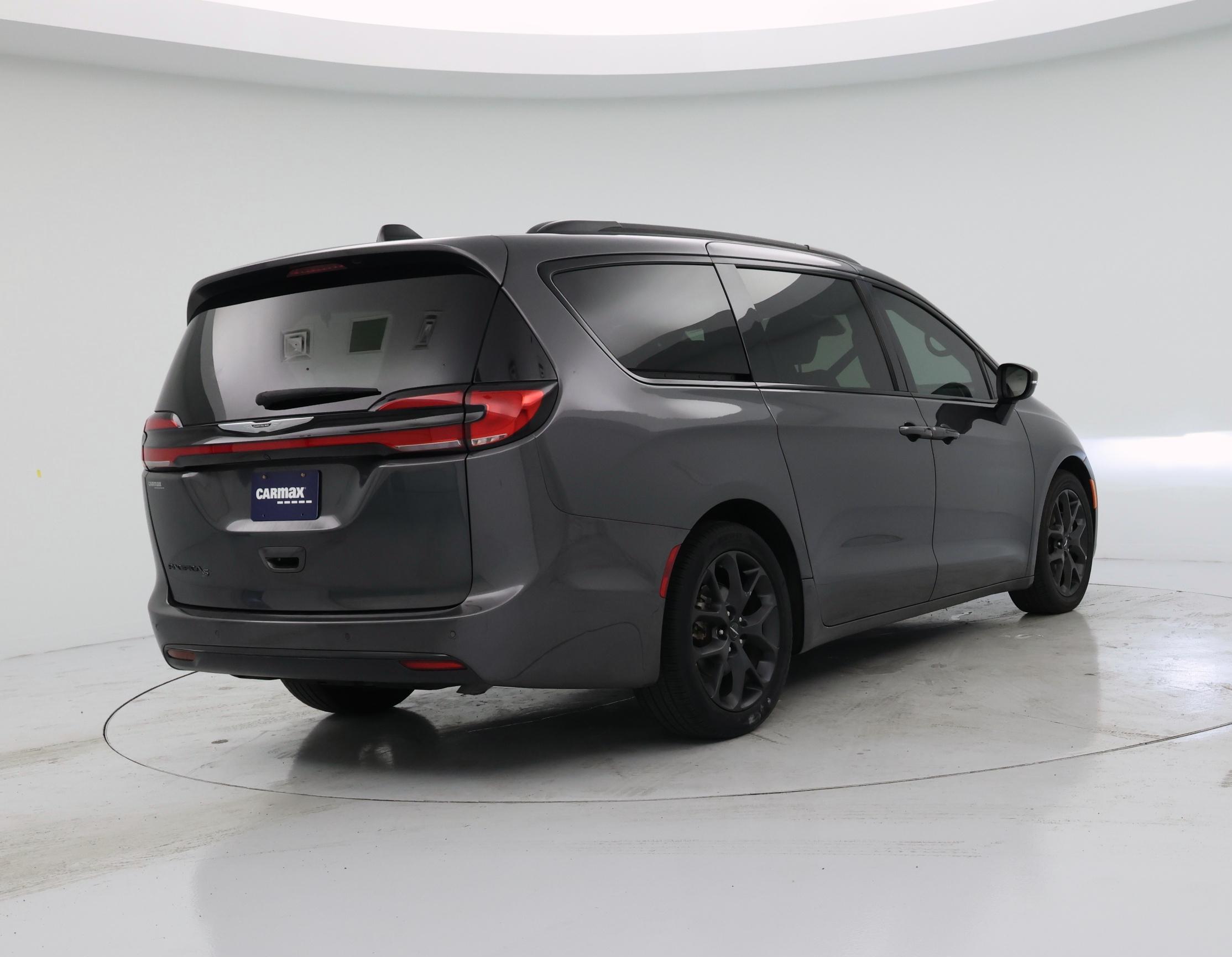 Thumbnail: 2023 Chrysler Pacifica - 8