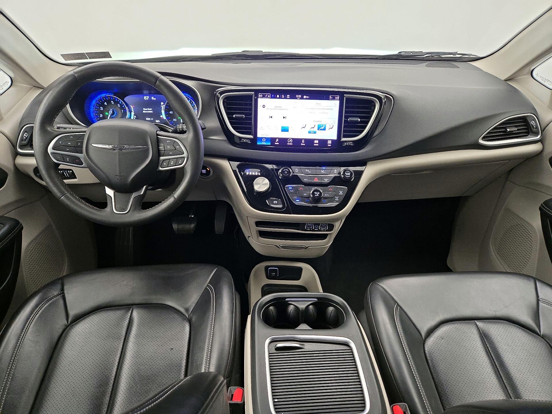 Thumbnail: 2023 Chrysler Pacifica - 9