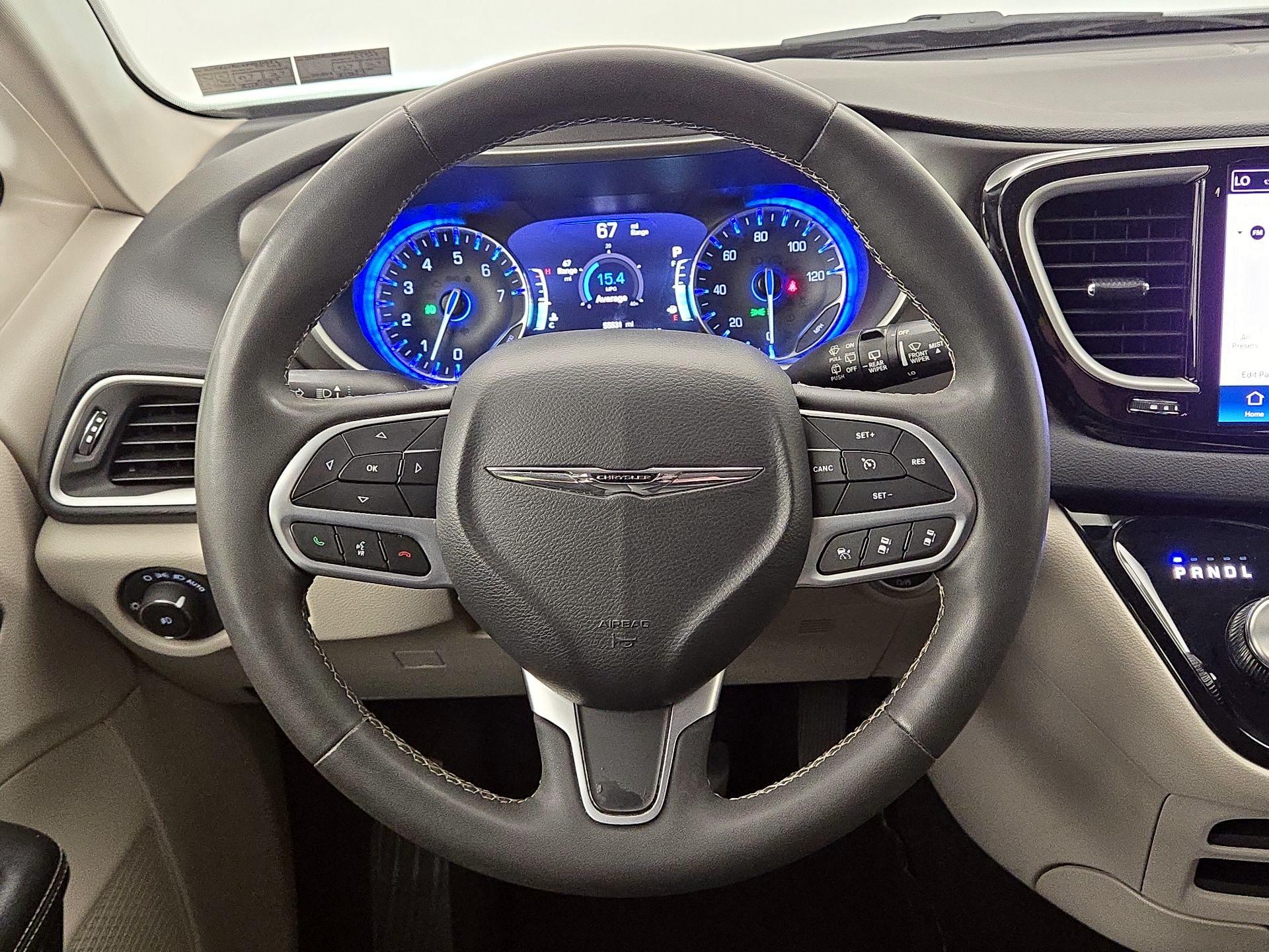 Thumbnail: 2023 Chrysler Pacifica - 10