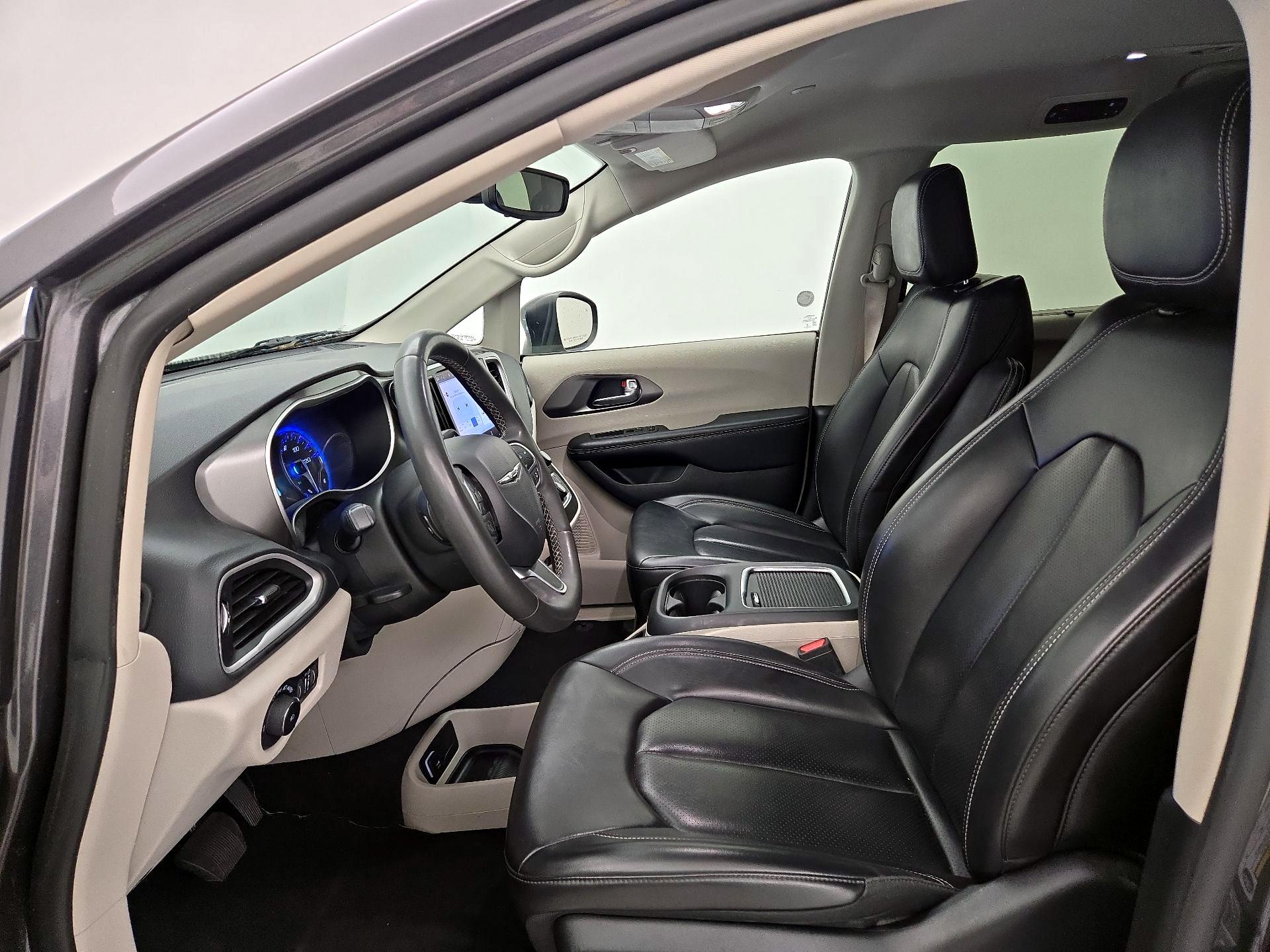 Thumbnail: 2023 Chrysler Pacifica - 11