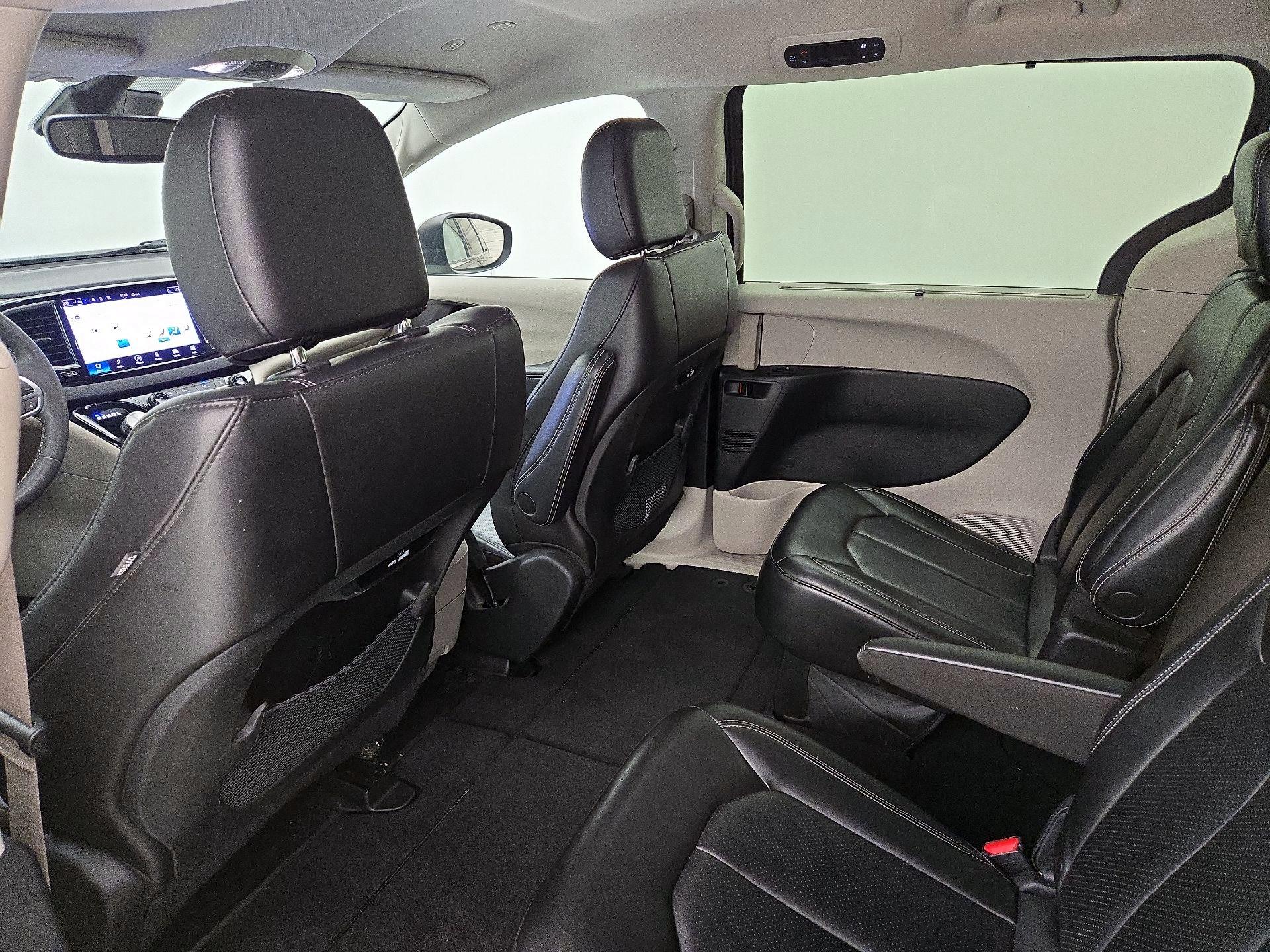 Thumbnail: 2023 Chrysler Pacifica - 19