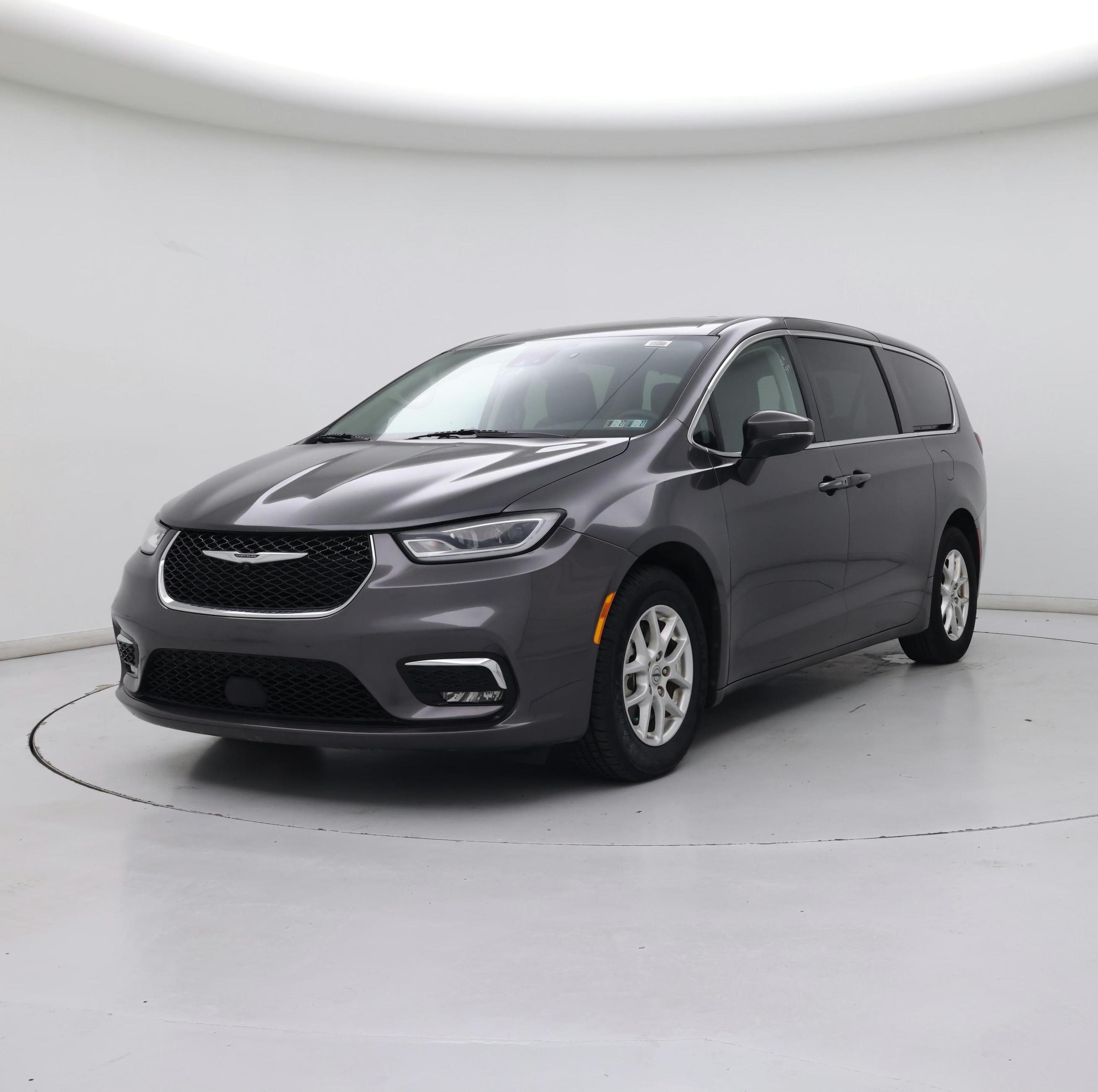 Thumbnail: 2023 Chrysler Pacifica - 4