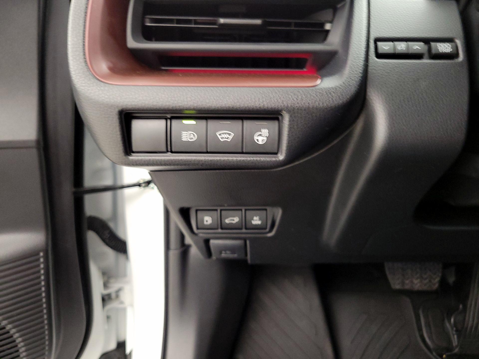 Thumbnail: 2024 Toyota Prius Prime - 13