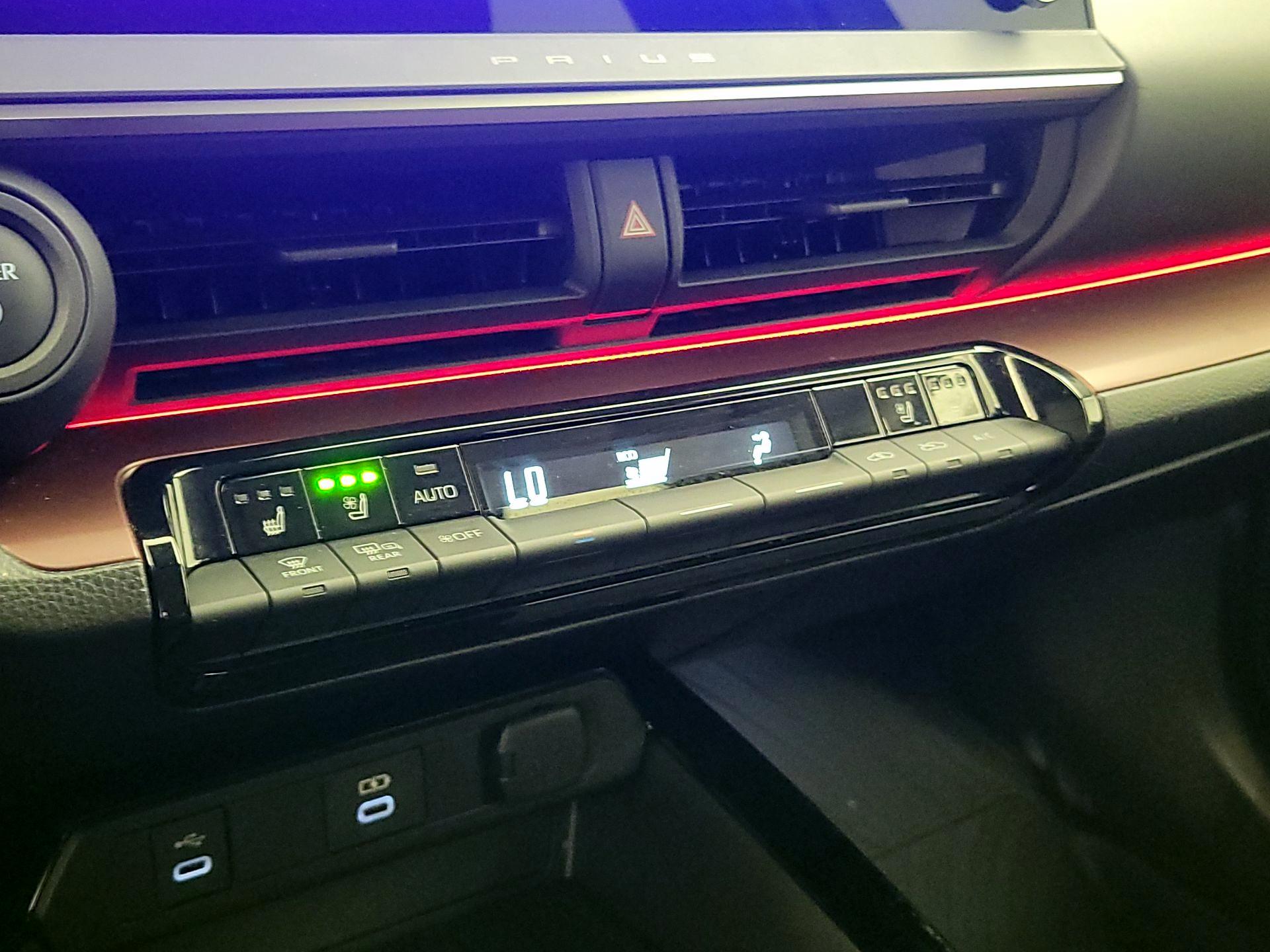 Thumbnail: 2024 Toyota Prius Prime - 16