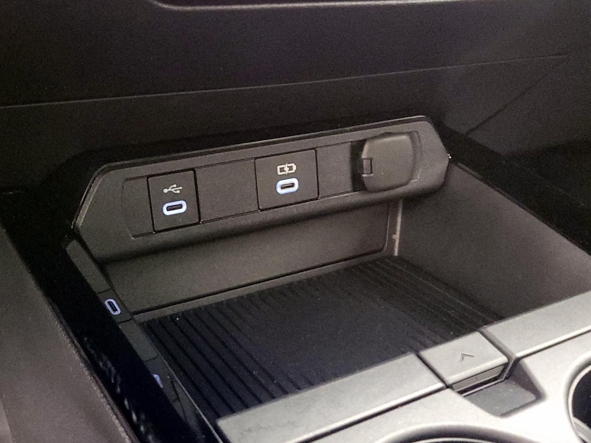 Thumbnail: 2024 Toyota Prius Prime - 18