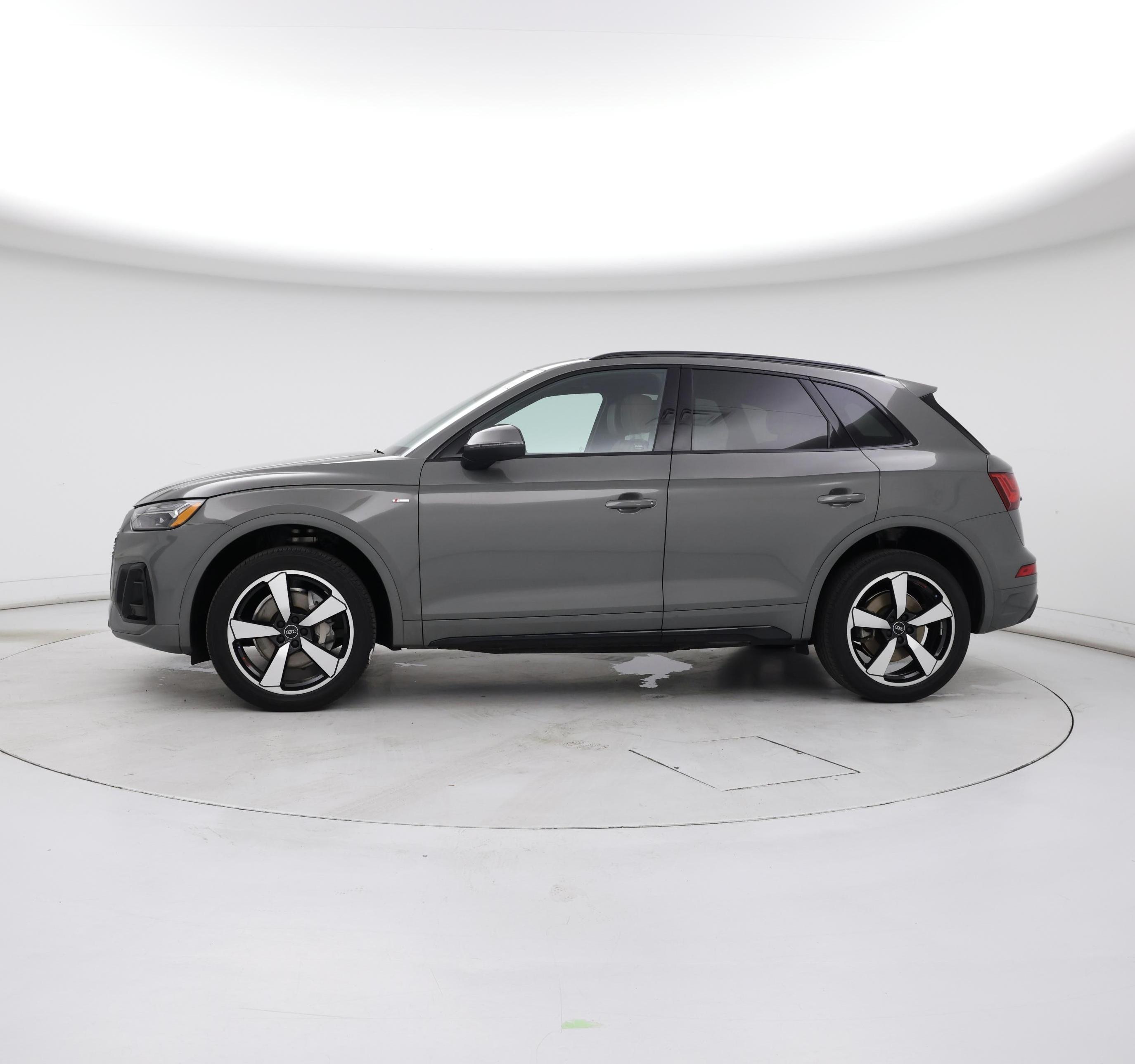 Thumbnail: 2023 Audi Q5 - 3