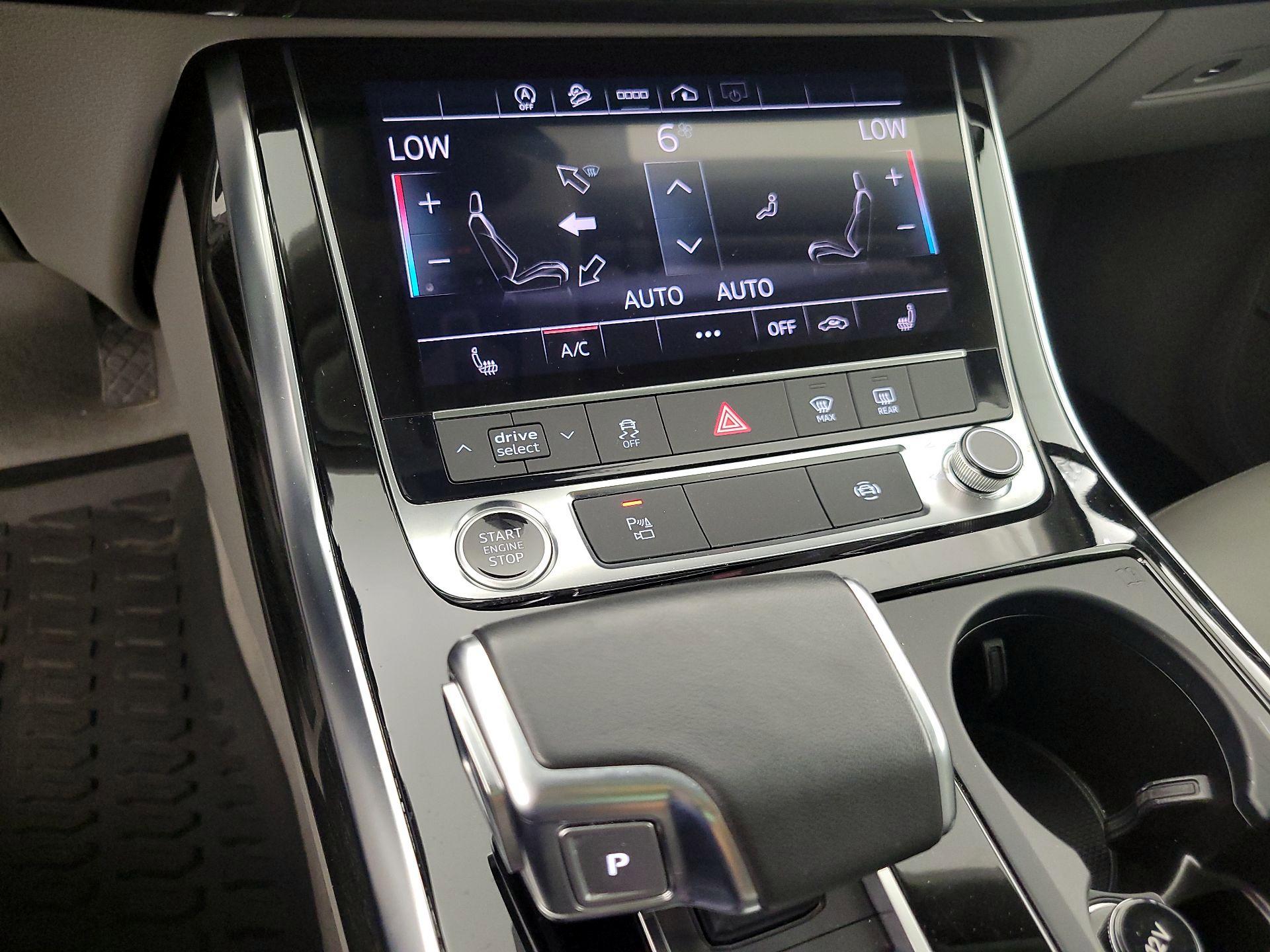 Thumbnail: 2022 Audi Q7 - 17