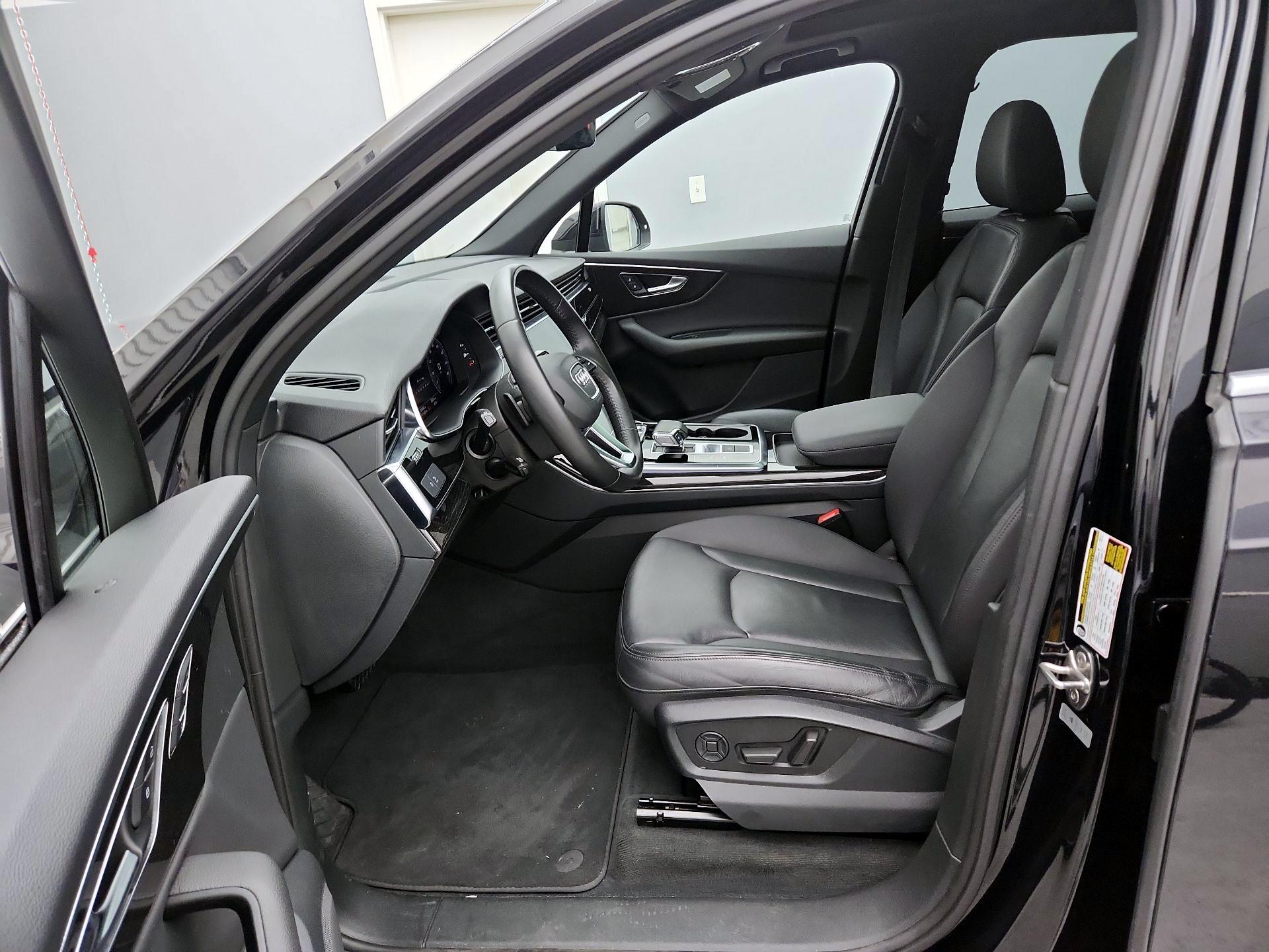 Thumbnail: 2020 Audi Q7 - 11