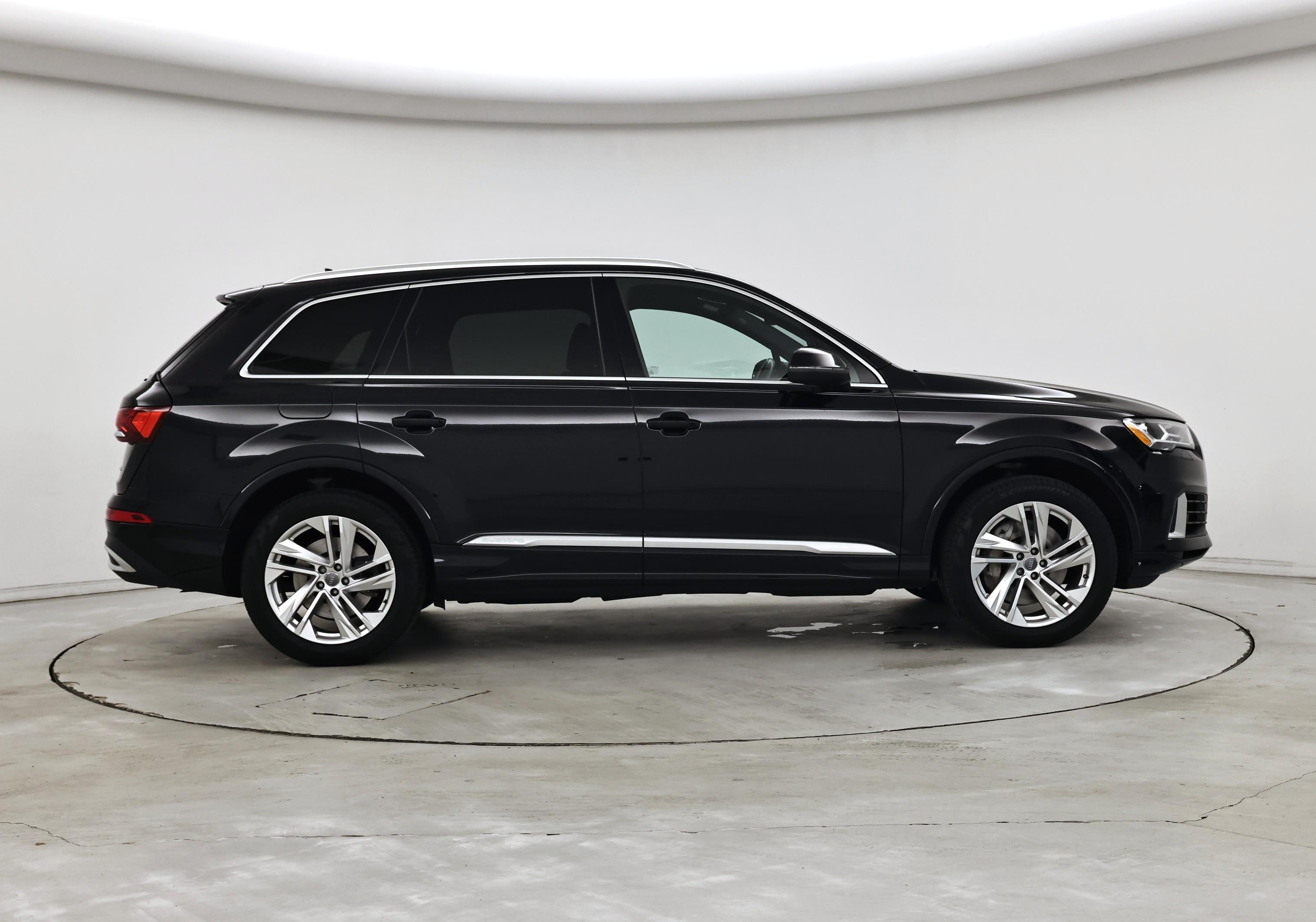 Thumbnail: 2020 Audi Q7 - 7