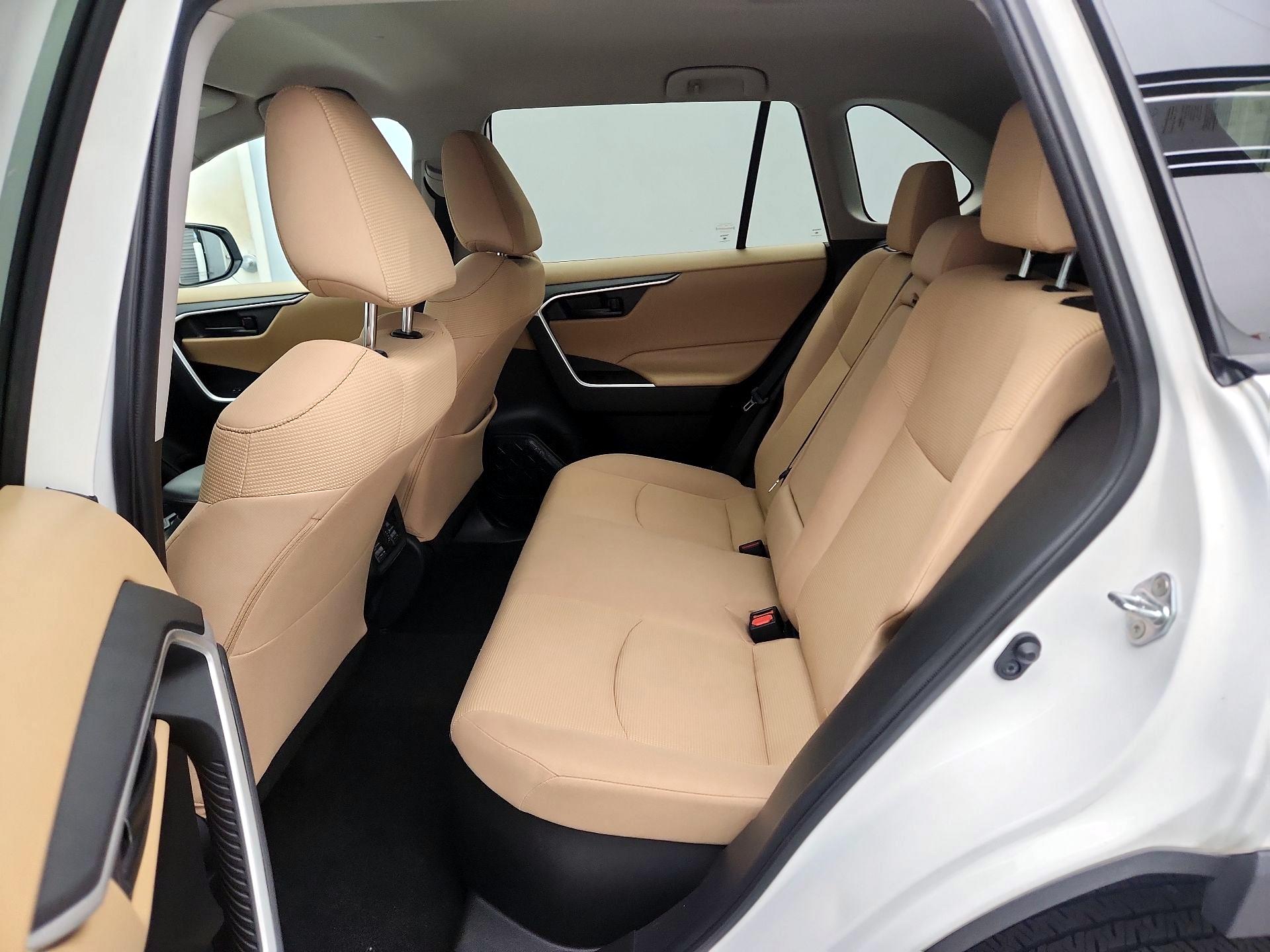 Thumbnail: 2020 Toyota RAV4 - 19
