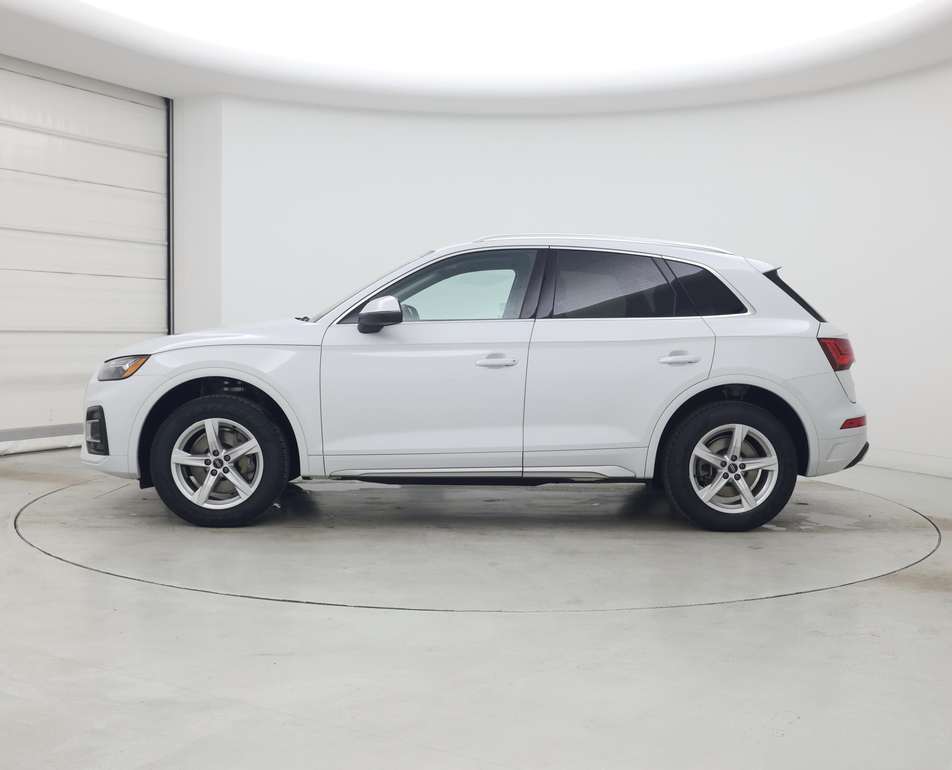 Thumbnail: 2023 Audi Q5 - 3