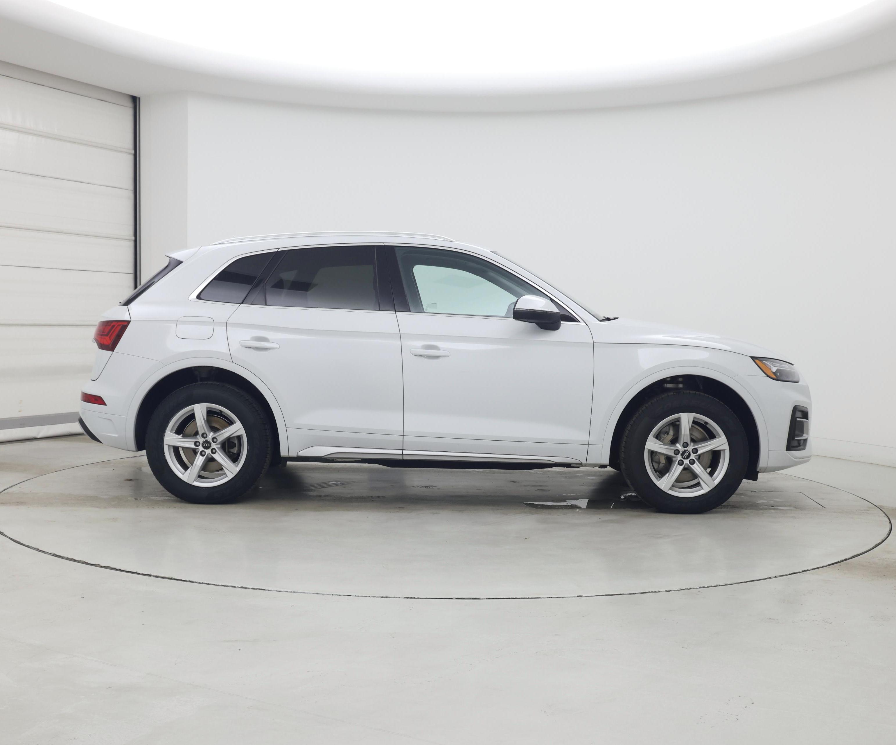 Thumbnail: 2023 Audi Q5 - 7