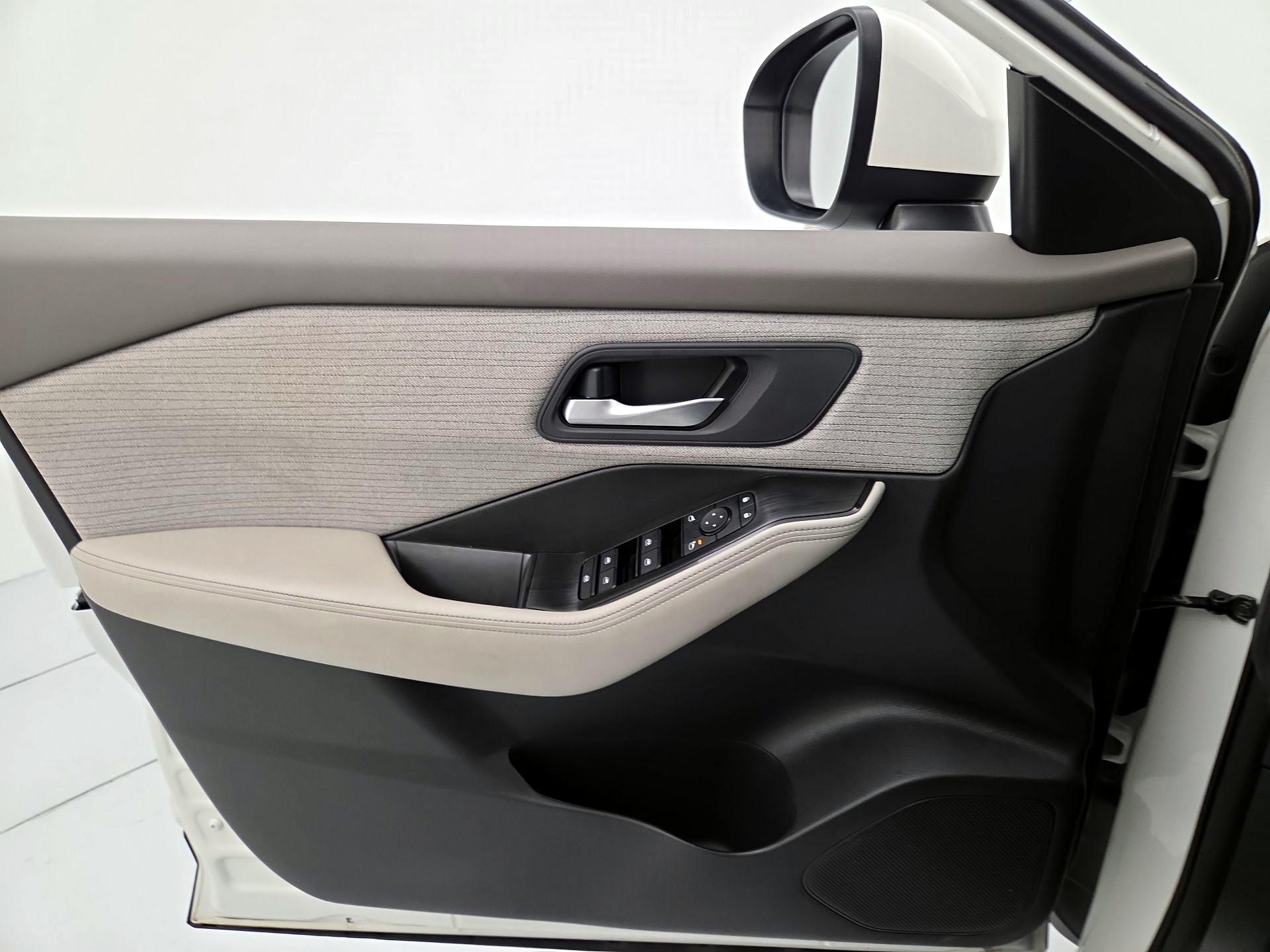 Thumbnail: 2023 Nissan Rogue - 12