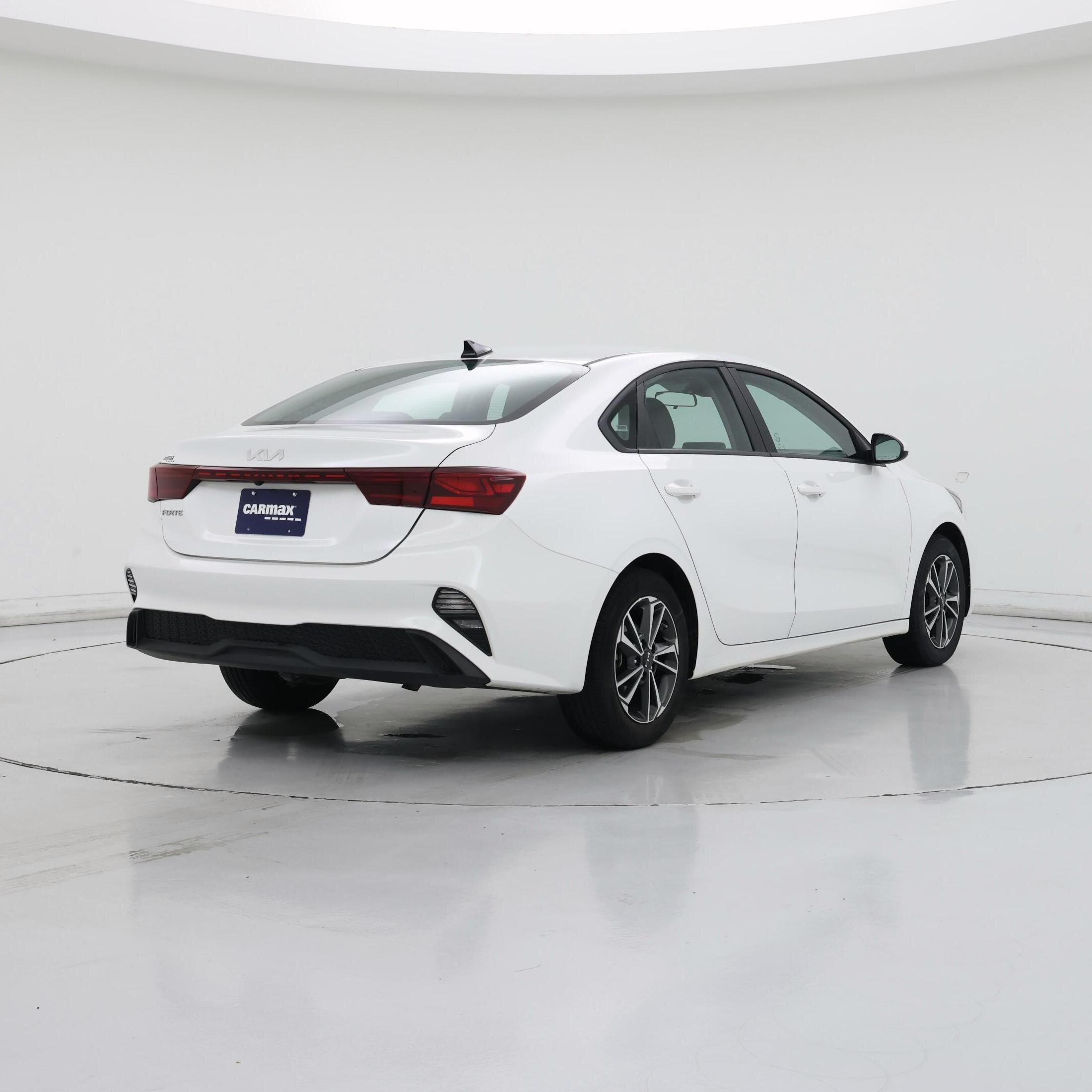 Thumbnail: 2024 Kia Forte - 8