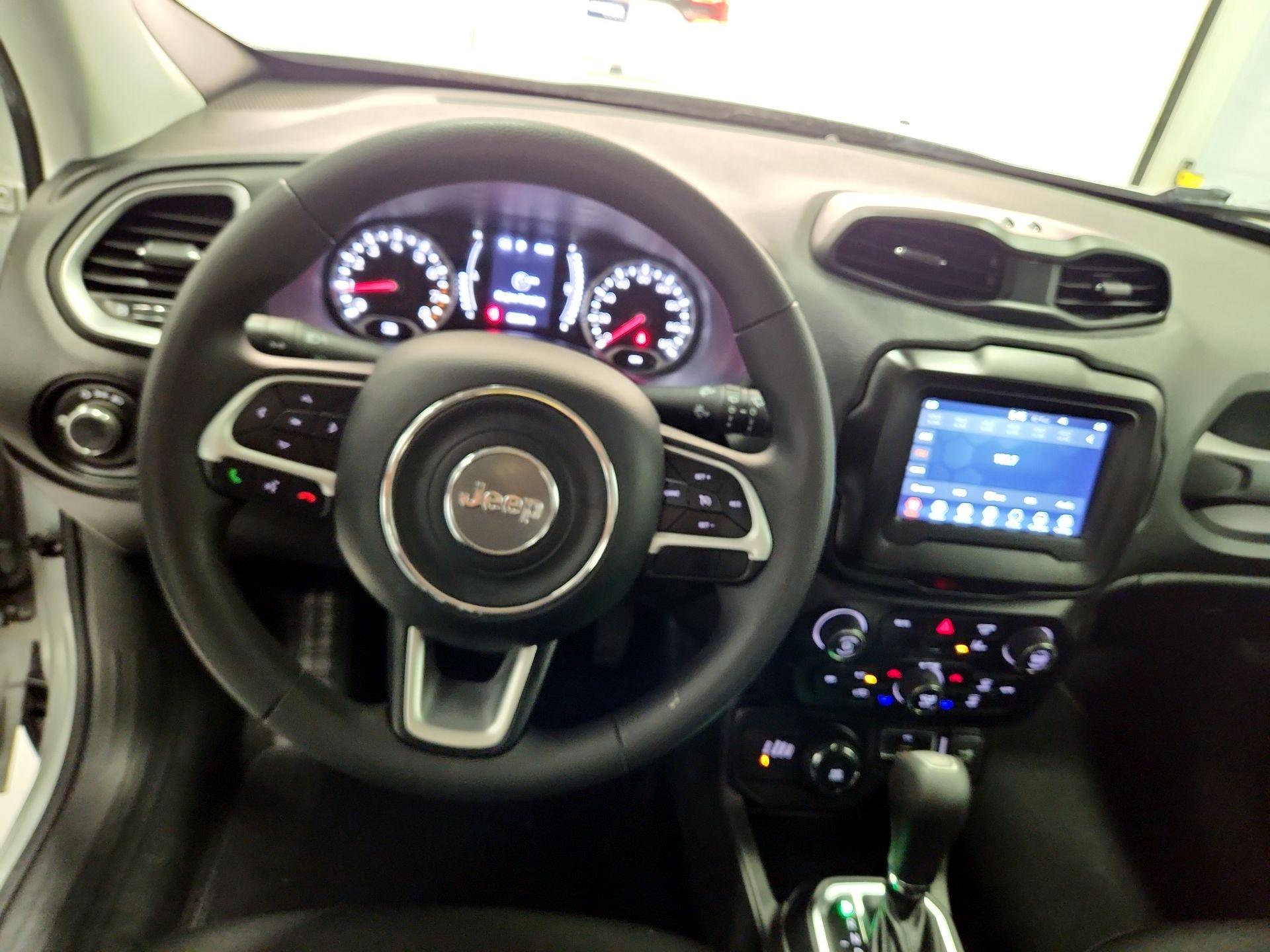 Thumbnail: 2021 Jeep Renegade - 10