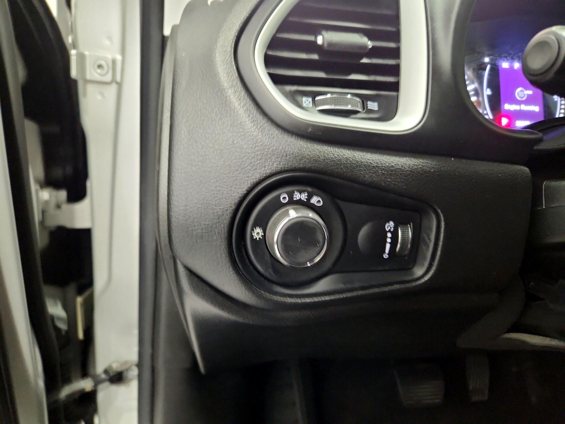Thumbnail: 2021 Jeep Renegade - 13