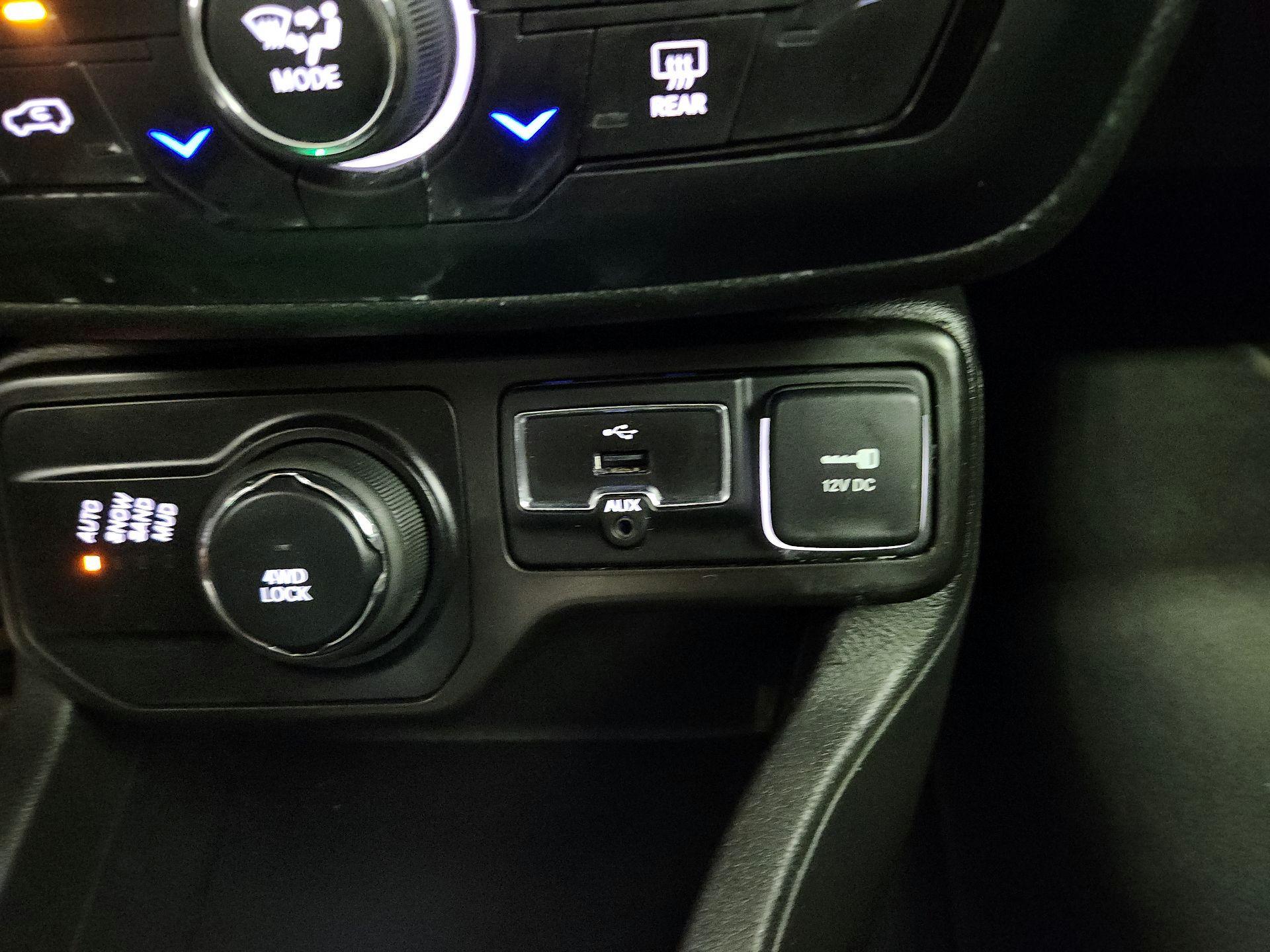 Thumbnail: 2021 Jeep Renegade - 18