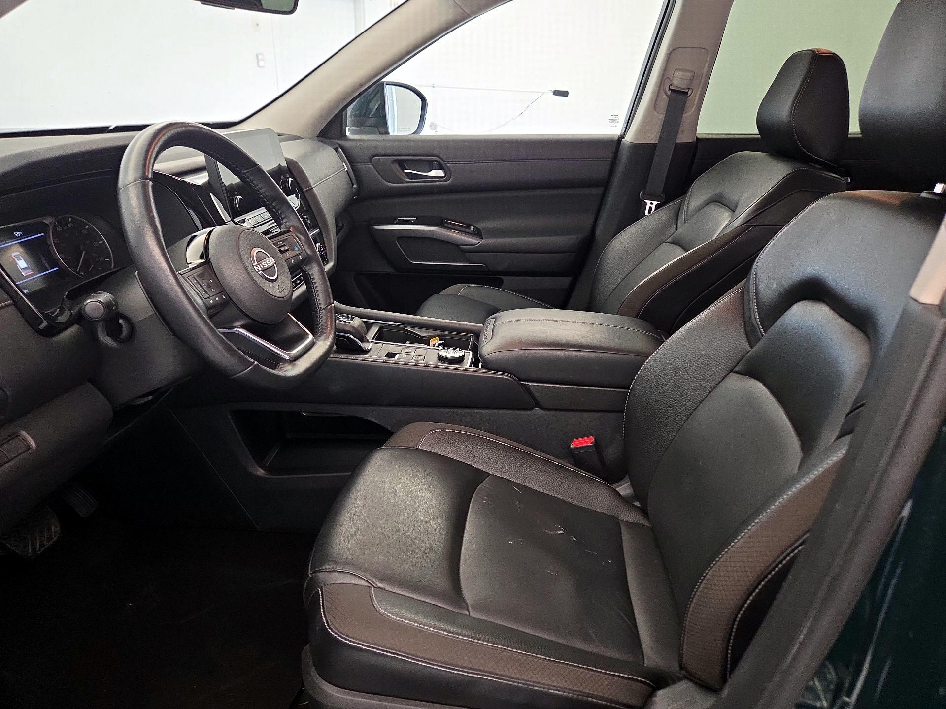 Thumbnail: 2023 Nissan Pathfinder - 11