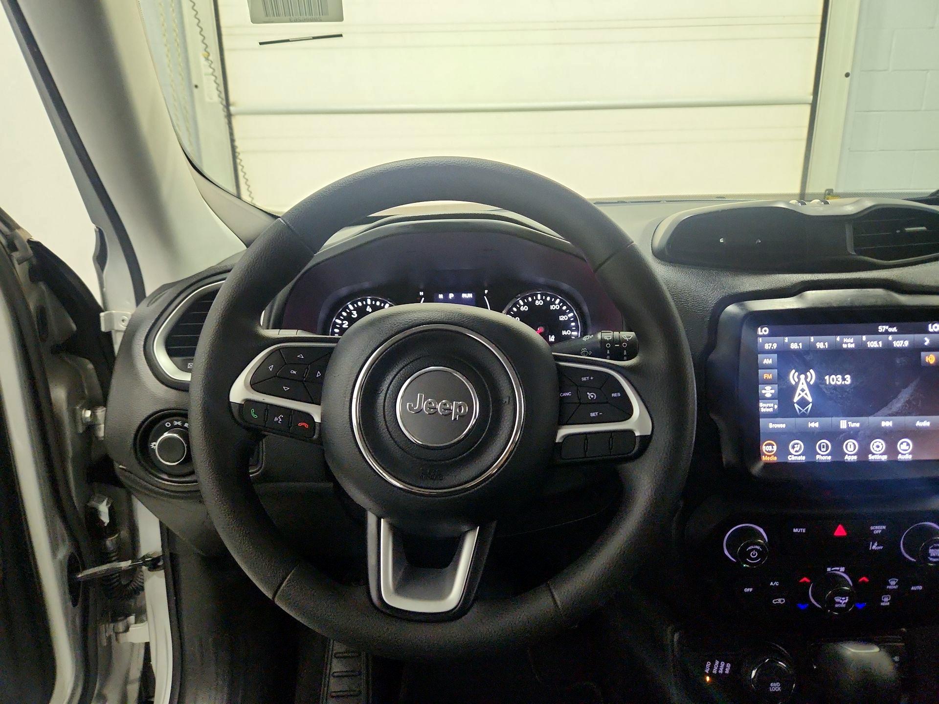 Thumbnail: 2021 Jeep Renegade - 10