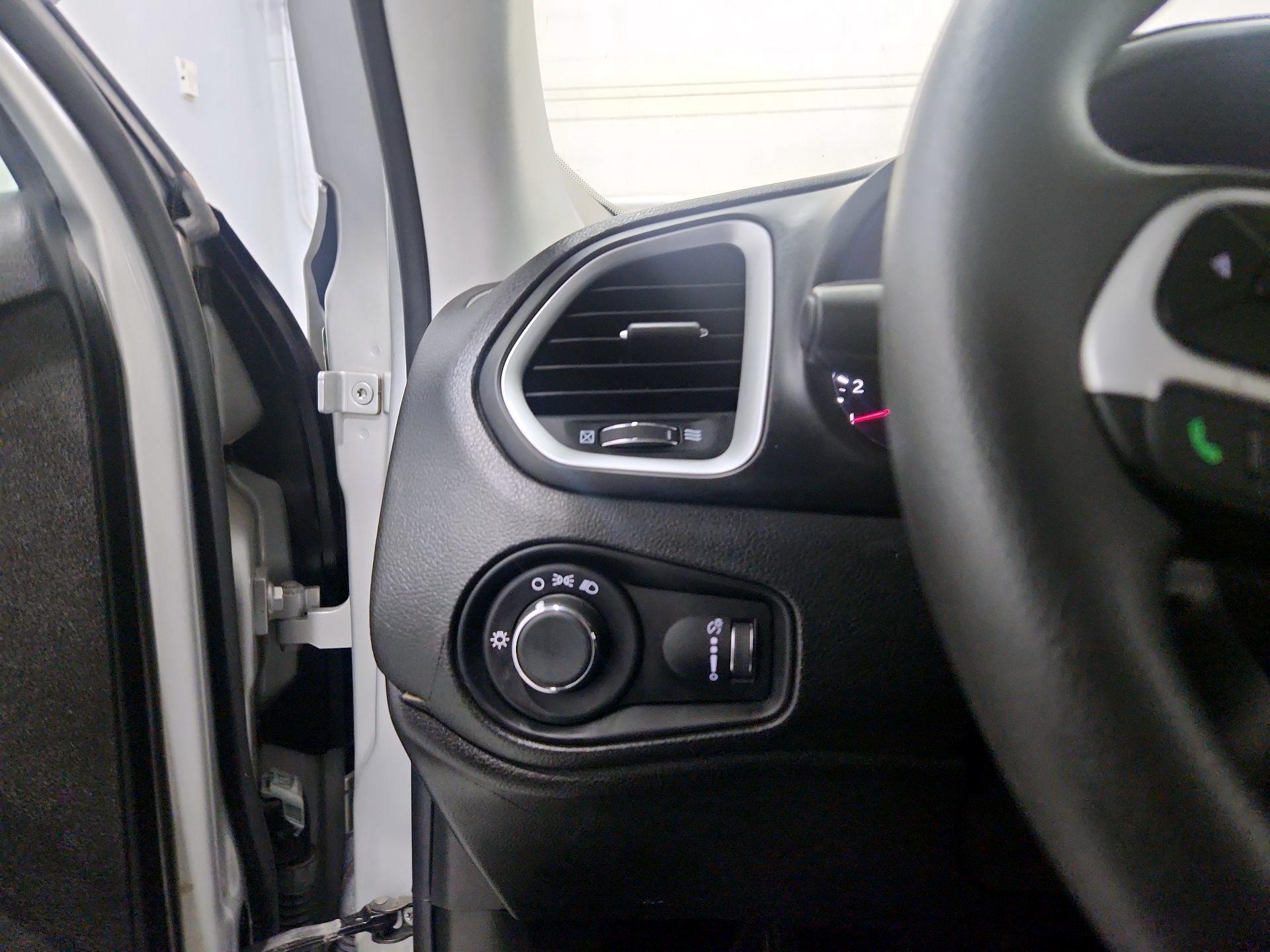 Thumbnail: 2021 Jeep Renegade - 13
