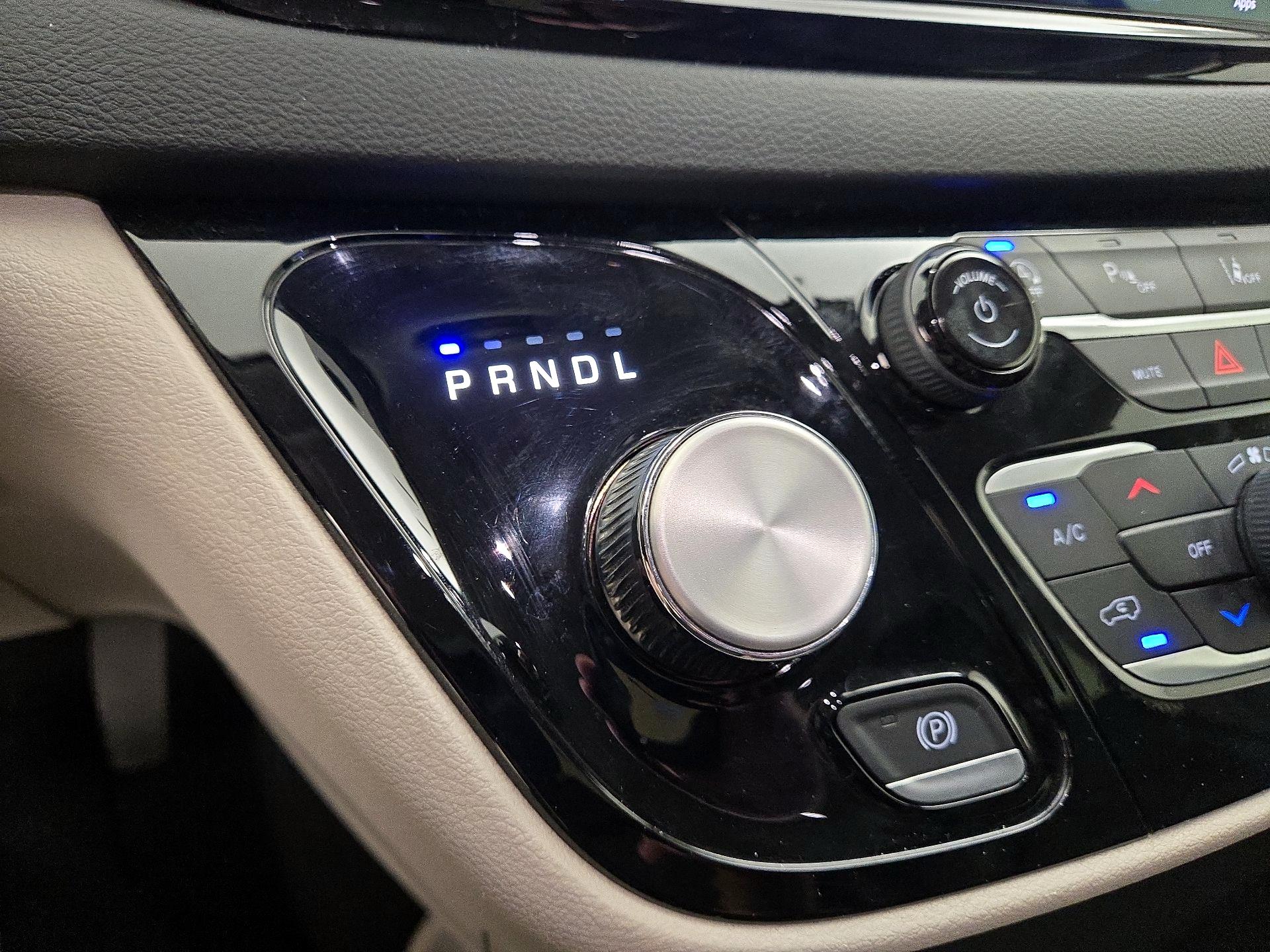 Thumbnail: 2023 Chrysler Pacifica - 17