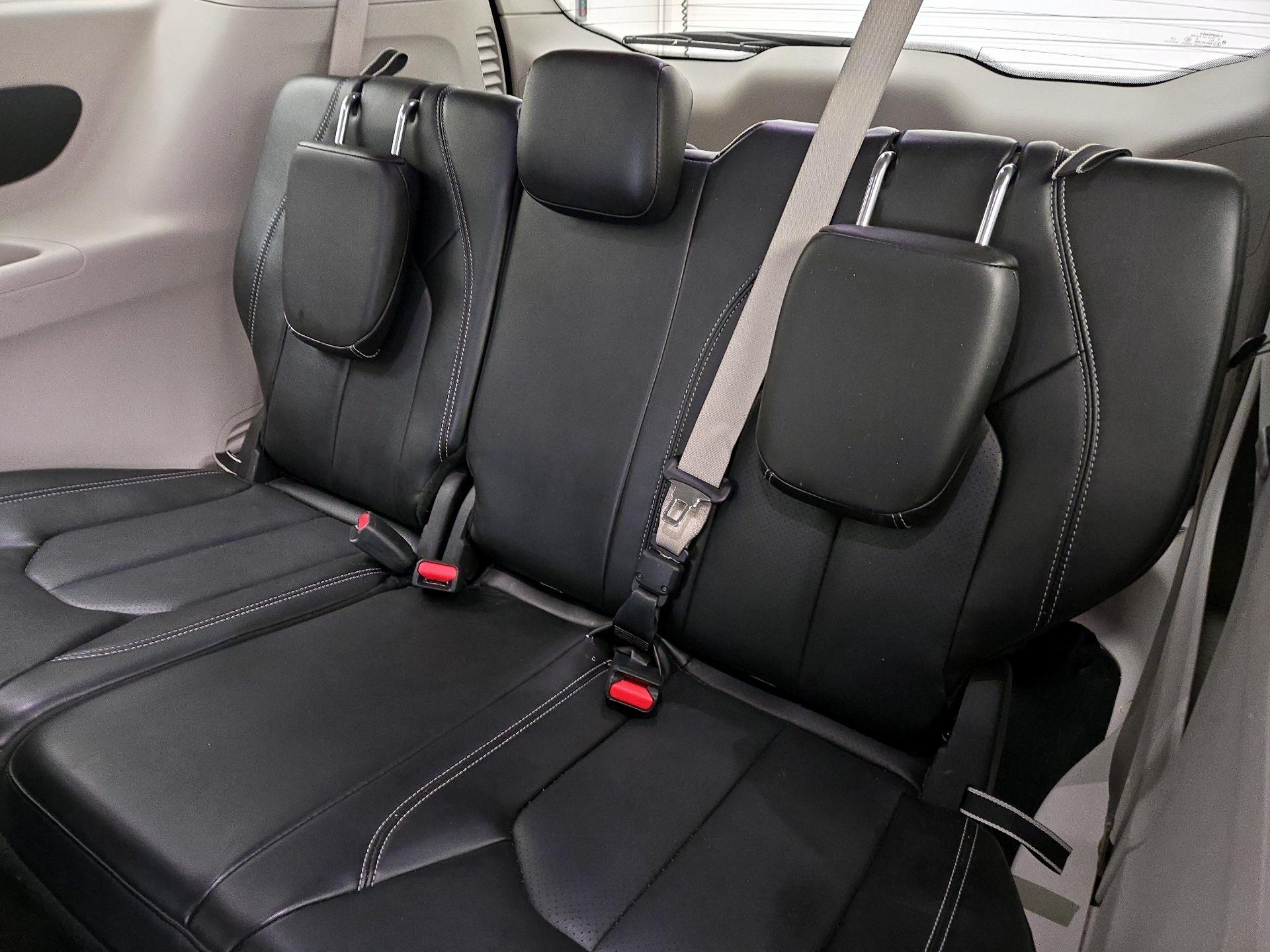 Thumbnail: 2023 Chrysler Pacifica - 20