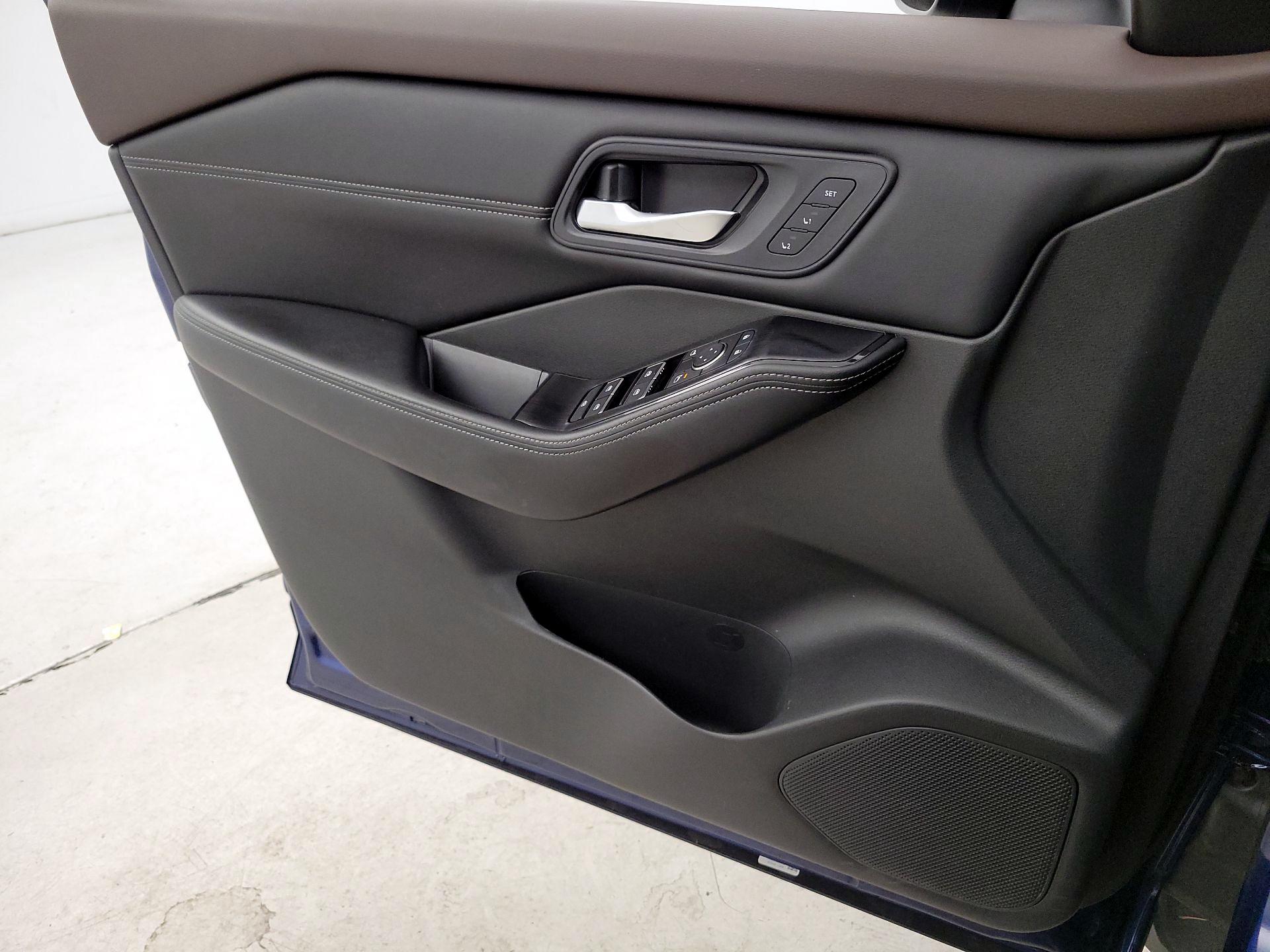 Thumbnail: 2023 Nissan Rogue - 12