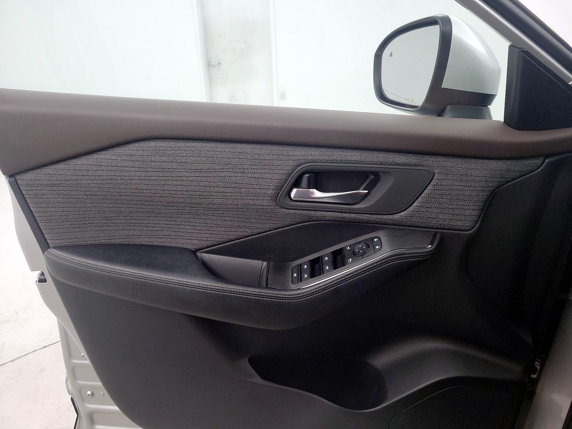 Thumbnail: 2023 Nissan Rogue - 12