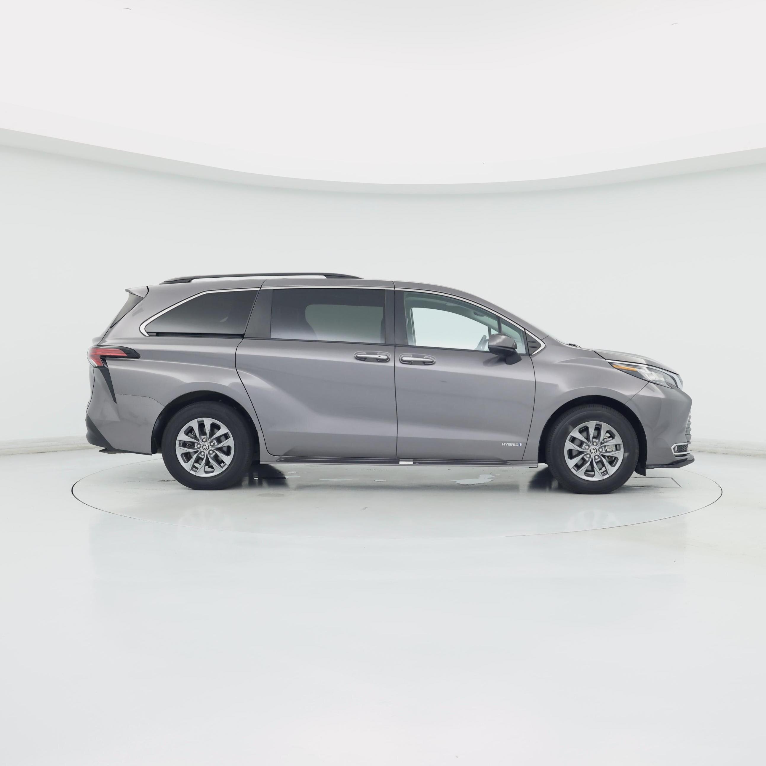 Thumbnail: 2021 Toyota Sienna - 7