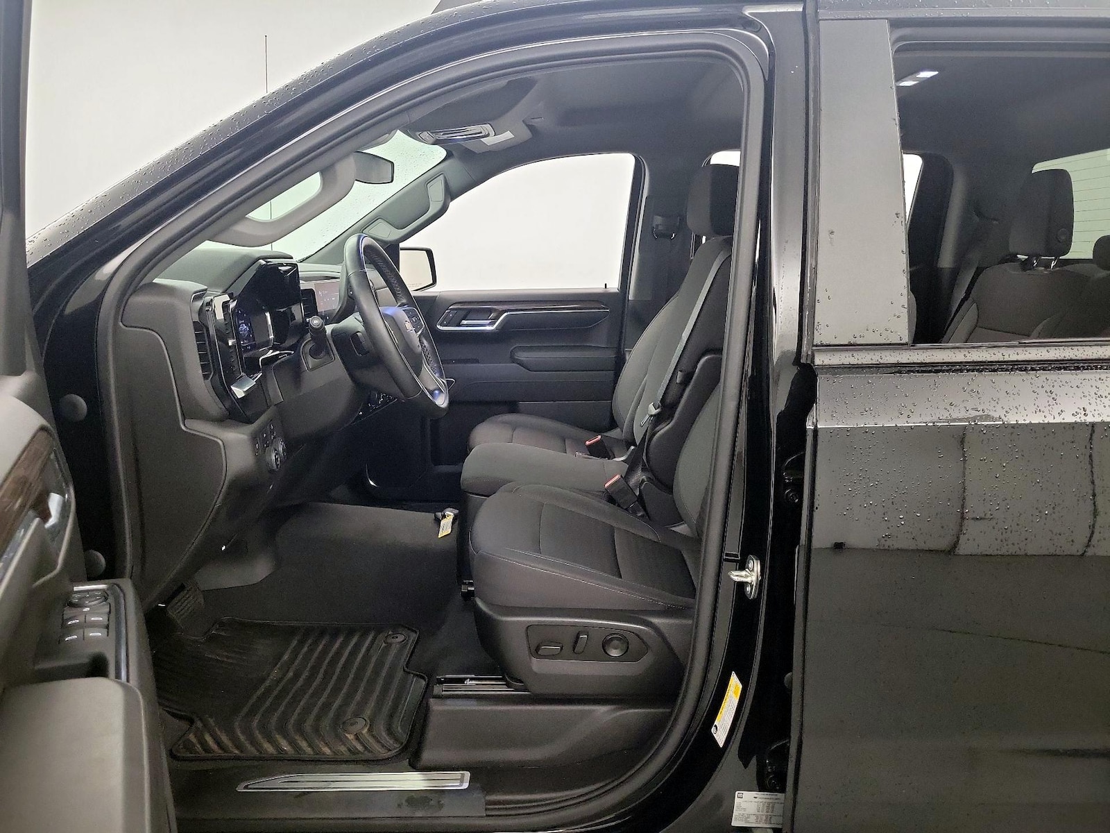 2023 Chevrolet Silverado 1500 LT - Photo 12