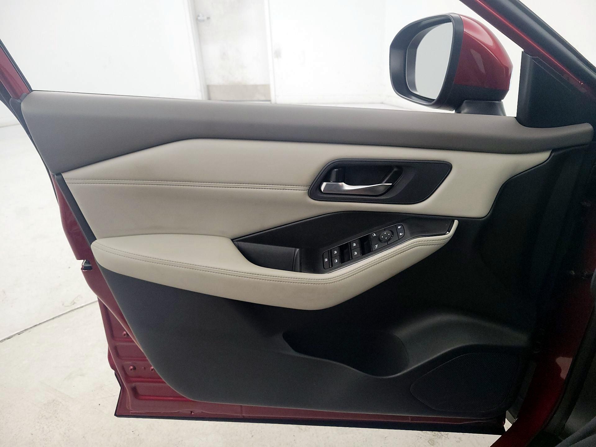 Thumbnail: 2023 Nissan Rogue - 12