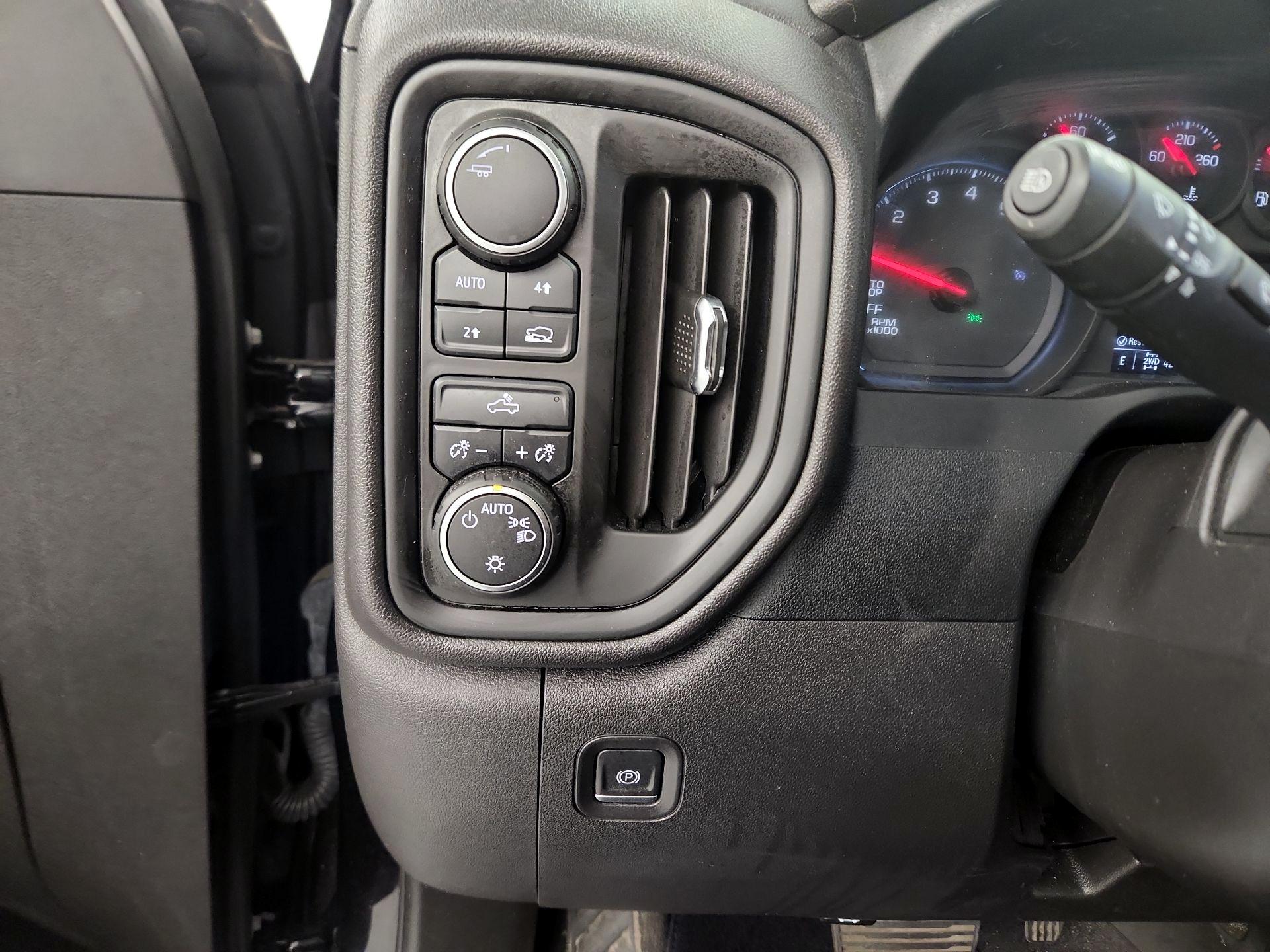 Thumbnail: 2023 Chevrolet Silverado 1500 - 13