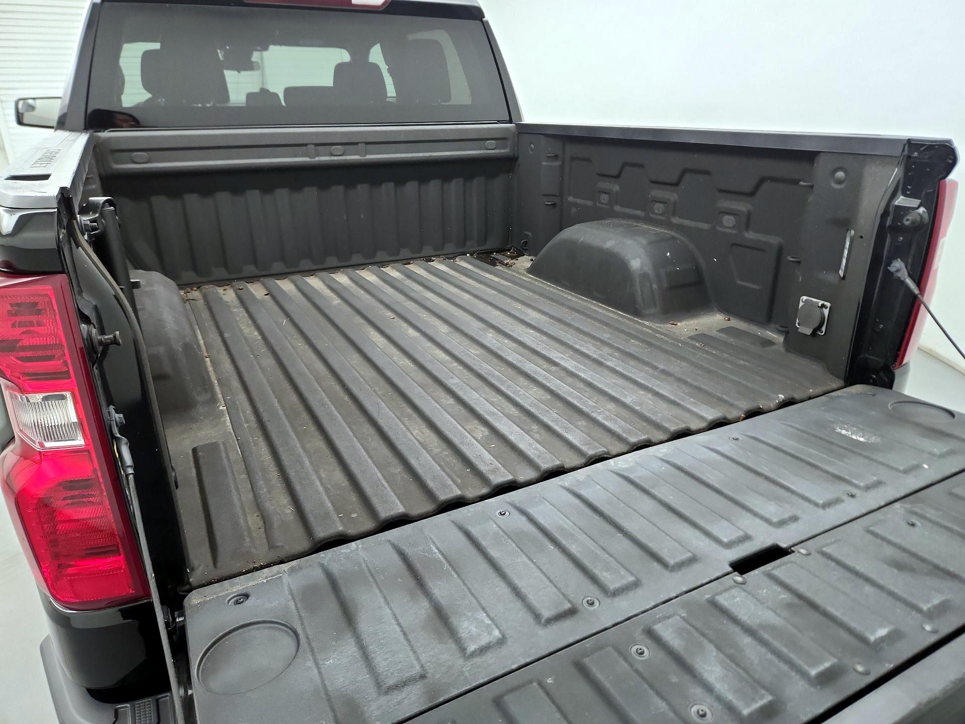 Thumbnail: 2023 Chevrolet Silverado 1500 - 20