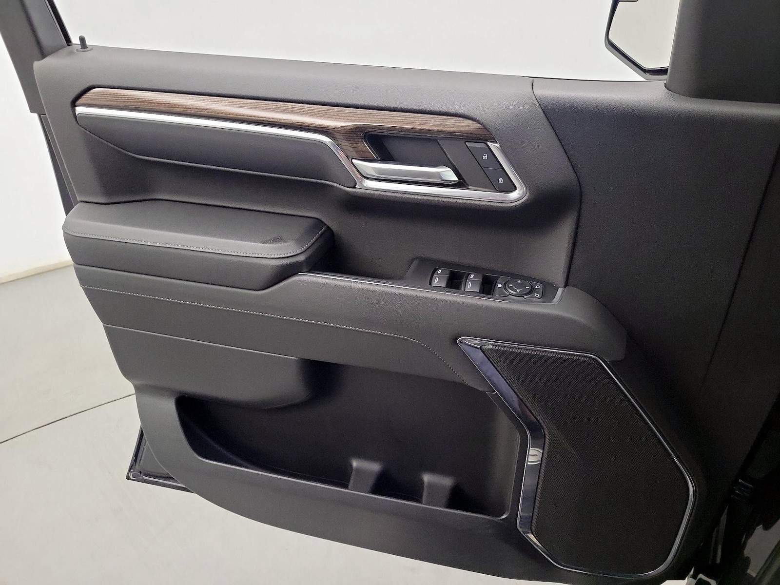2023 Chevrolet Silverado 1500 LT - Photo 13