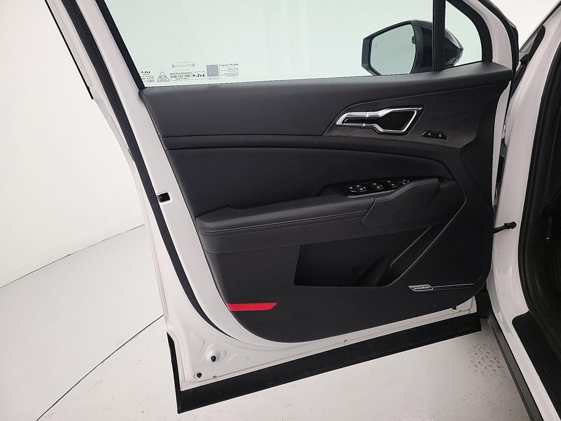 Thumbnail: 2023 Kia Sportage - 12