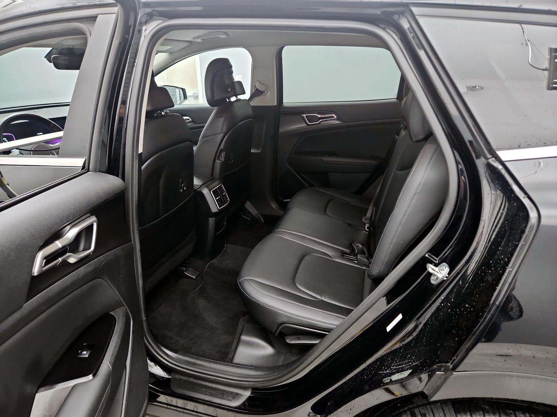 Thumbnail: 2023 Kia Sportage - 20