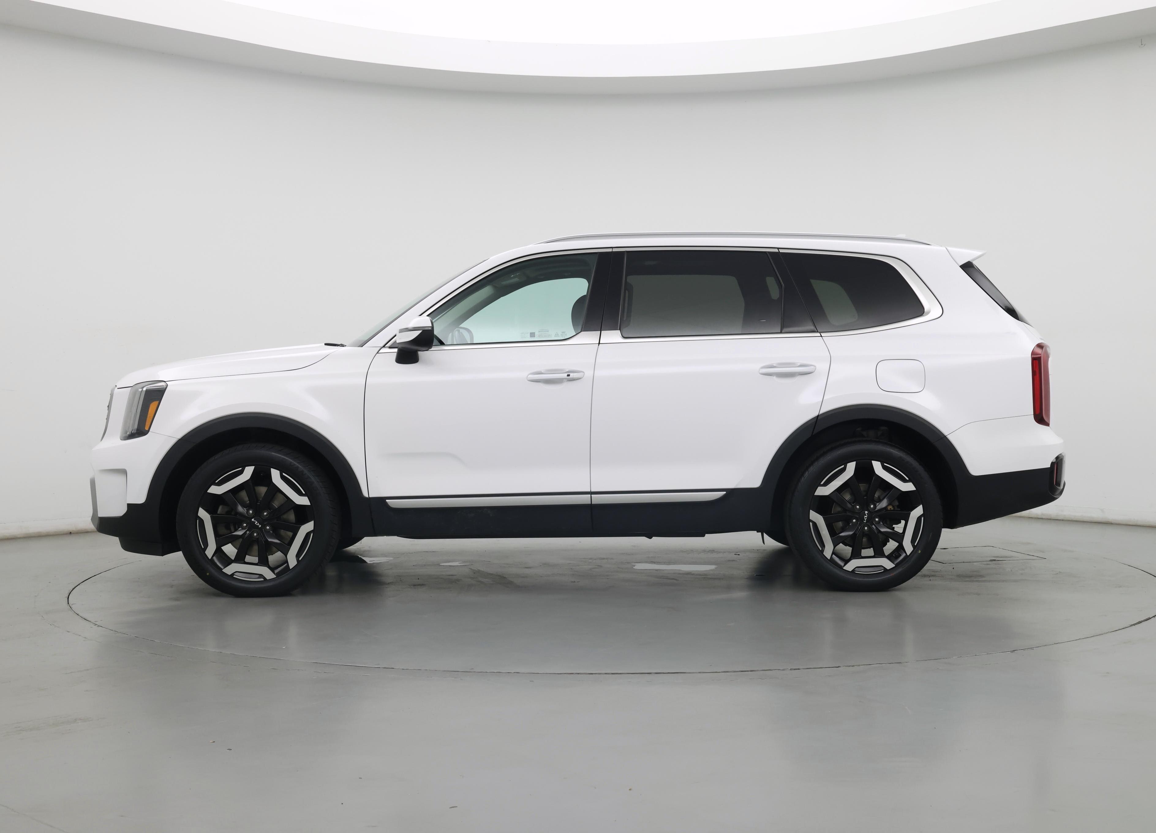 Thumbnail: 2023 Kia Telluride - 3
