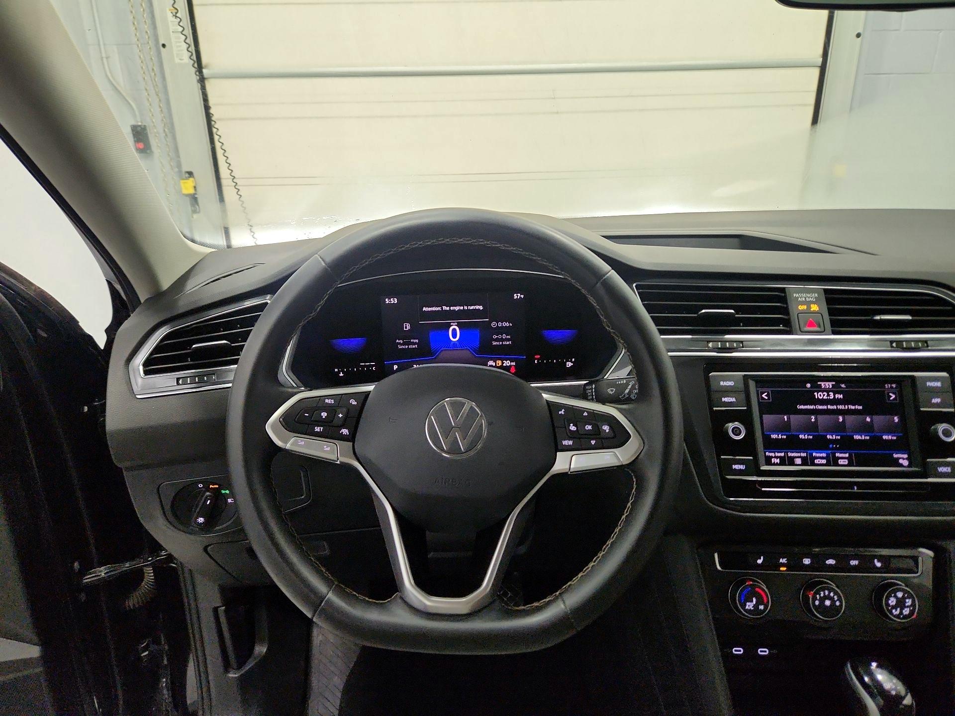Thumbnail: 2023 Volkswagen Tiguan - 10