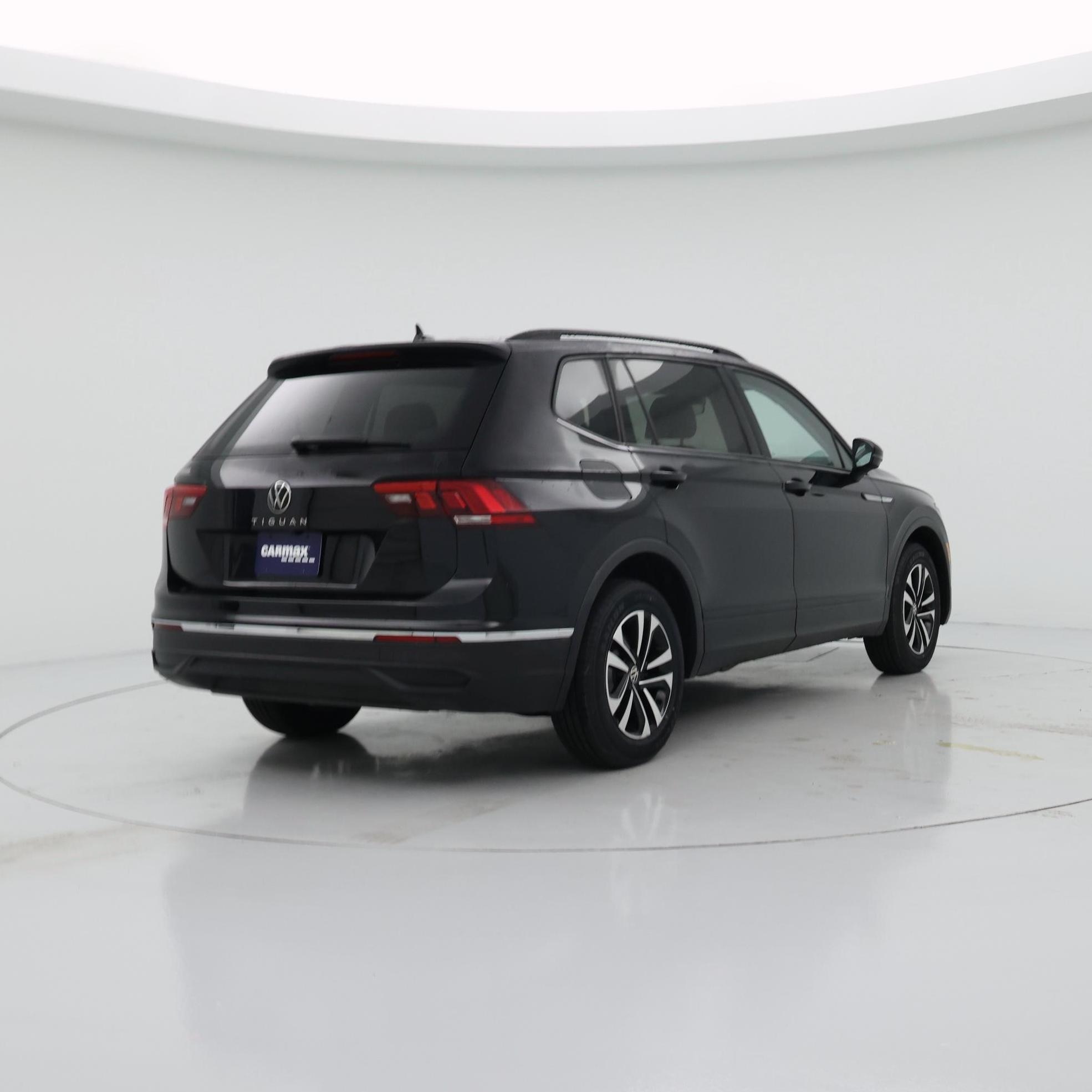 Thumbnail: 2023 Volkswagen Tiguan - 8