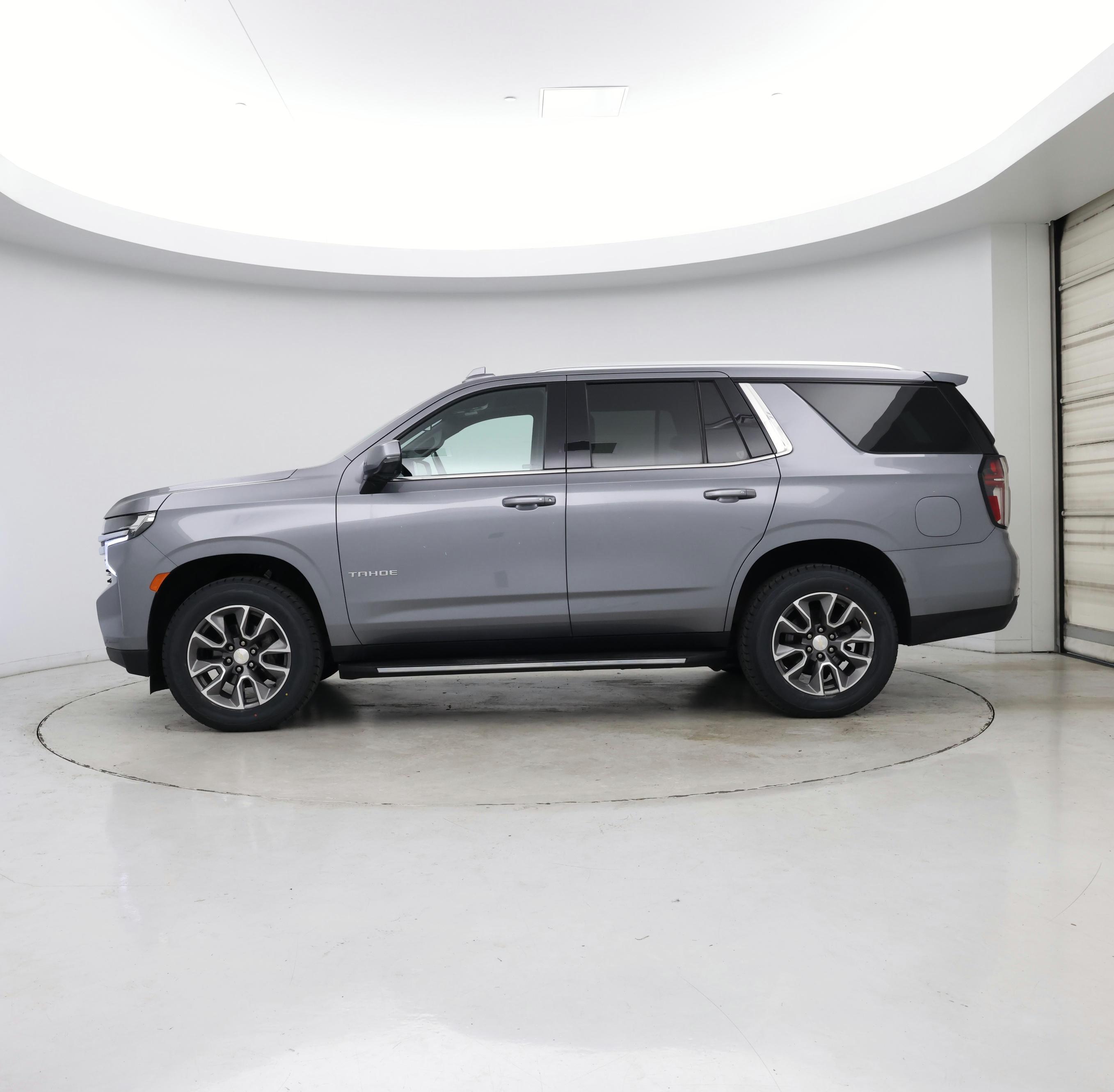 Thumbnail: 2021 Chevrolet Tahoe - 3