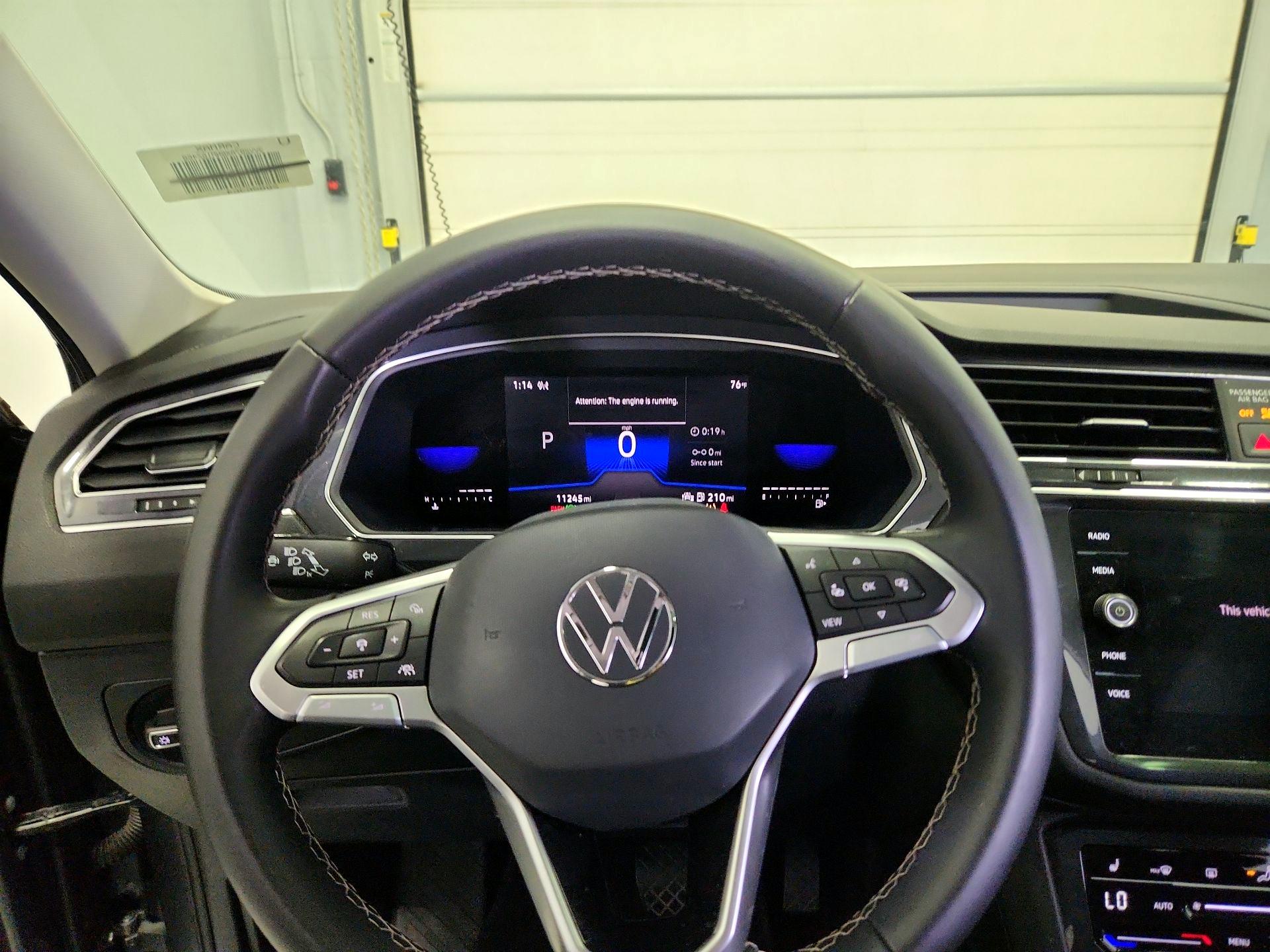 Thumbnail: 2022 Volkswagen Tiguan - 10