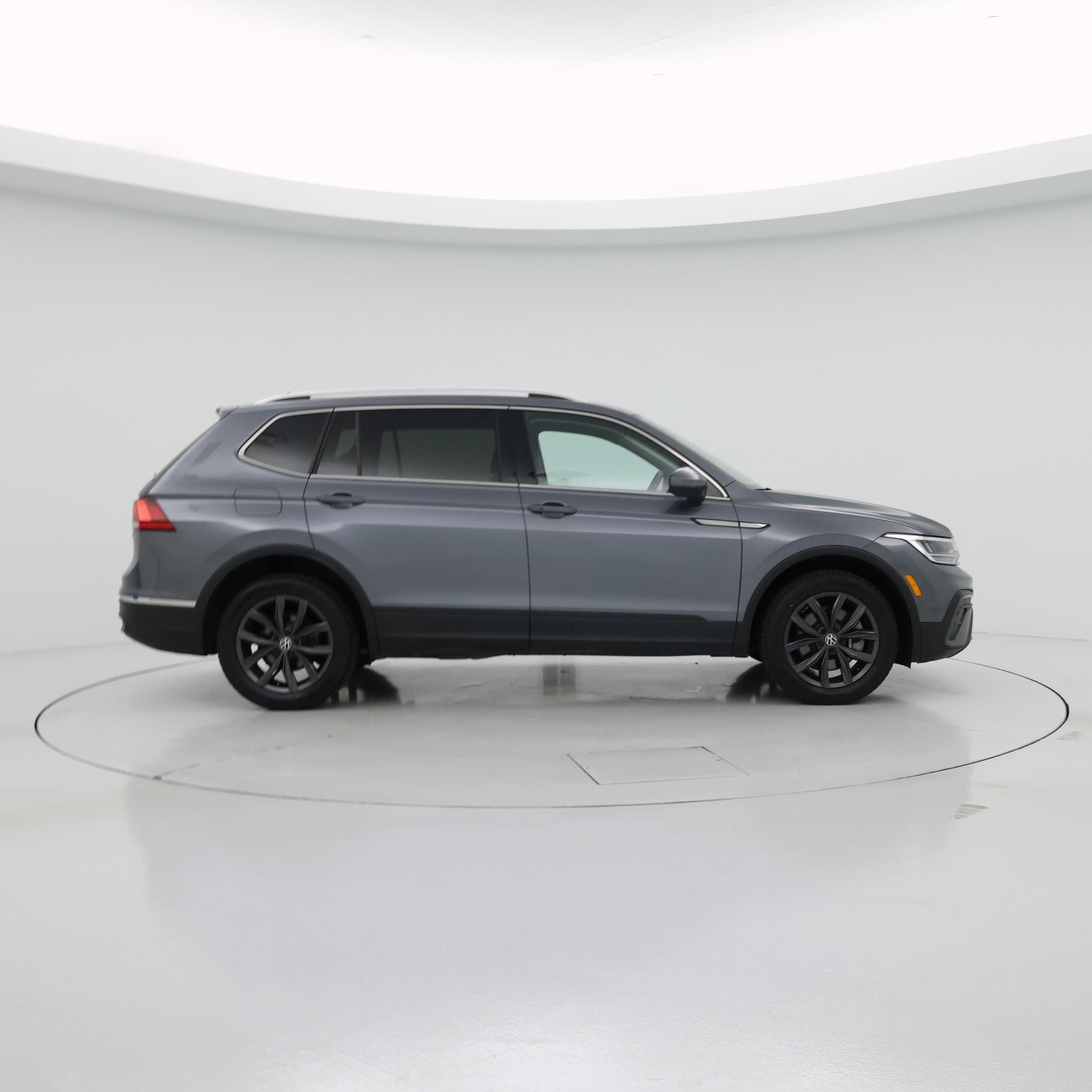 Thumbnail: 2022 Volkswagen Tiguan - 7