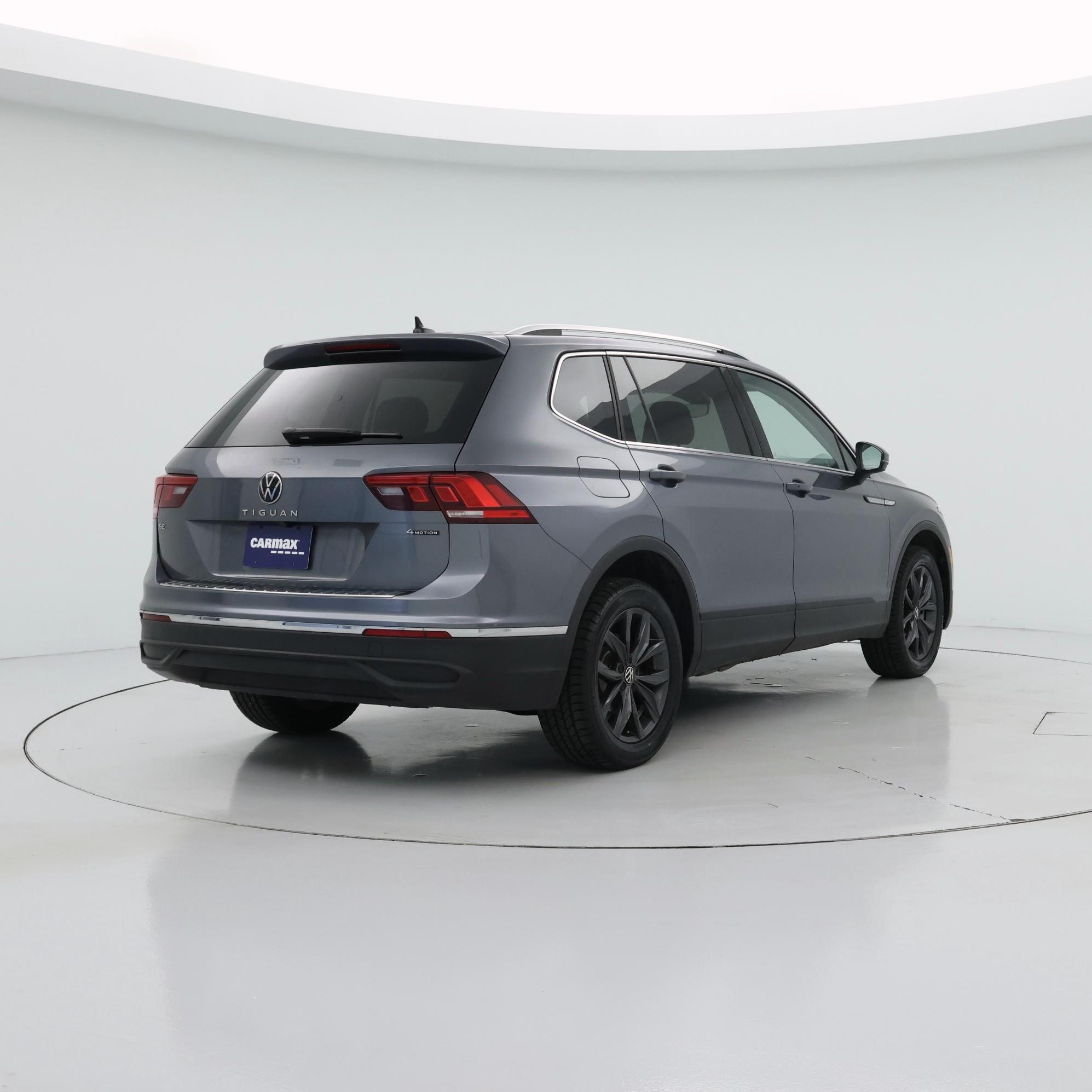 Thumbnail: 2022 Volkswagen Tiguan - 8