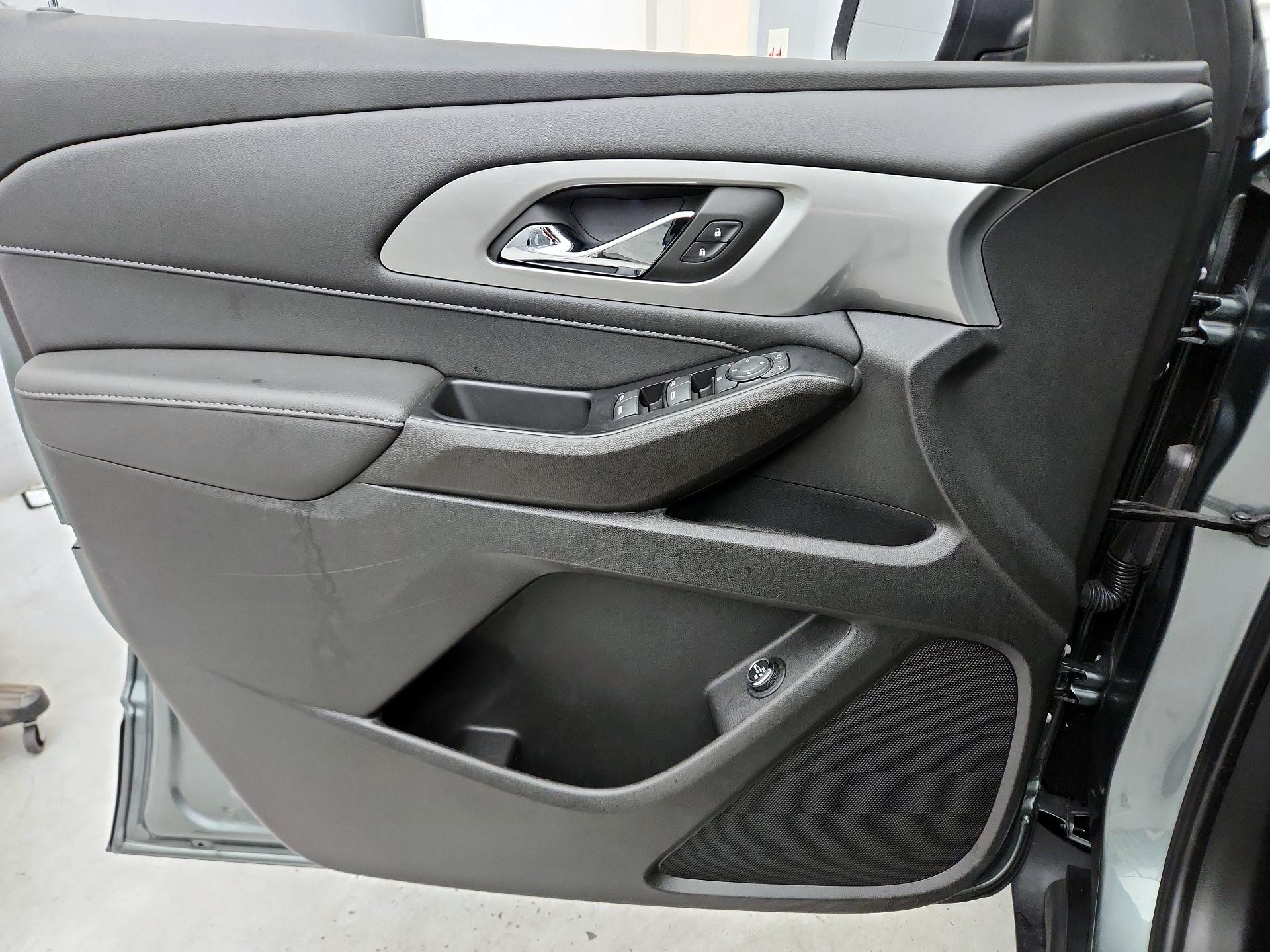Thumbnail: 2023 Chevrolet Traverse - 12